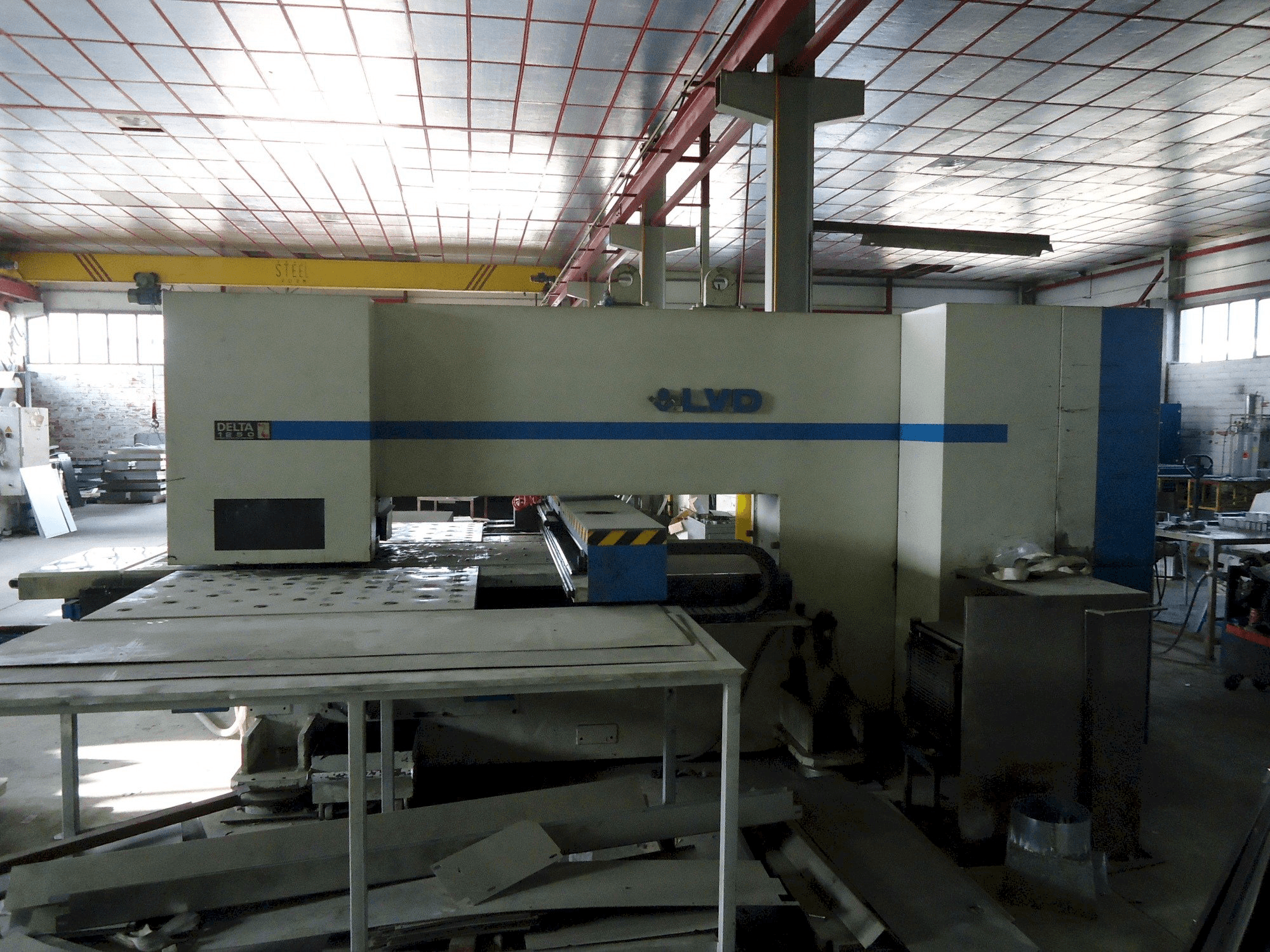 A LVD delta 1250 gép elölnézete