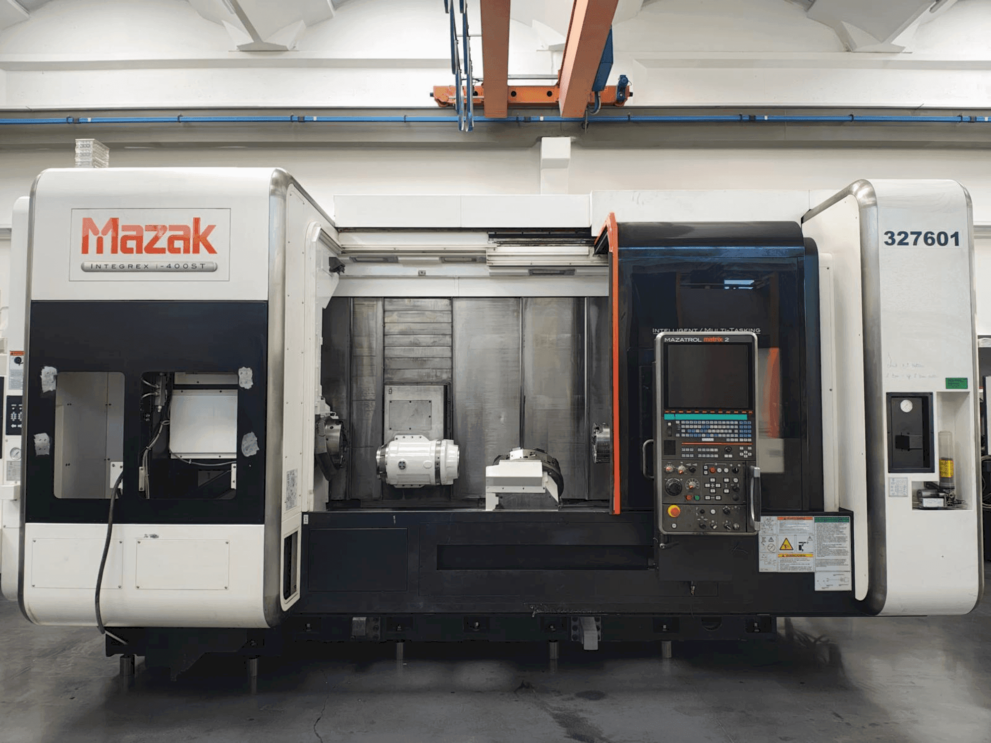 A Mazak Integrex i-400 ST gép elölnézete