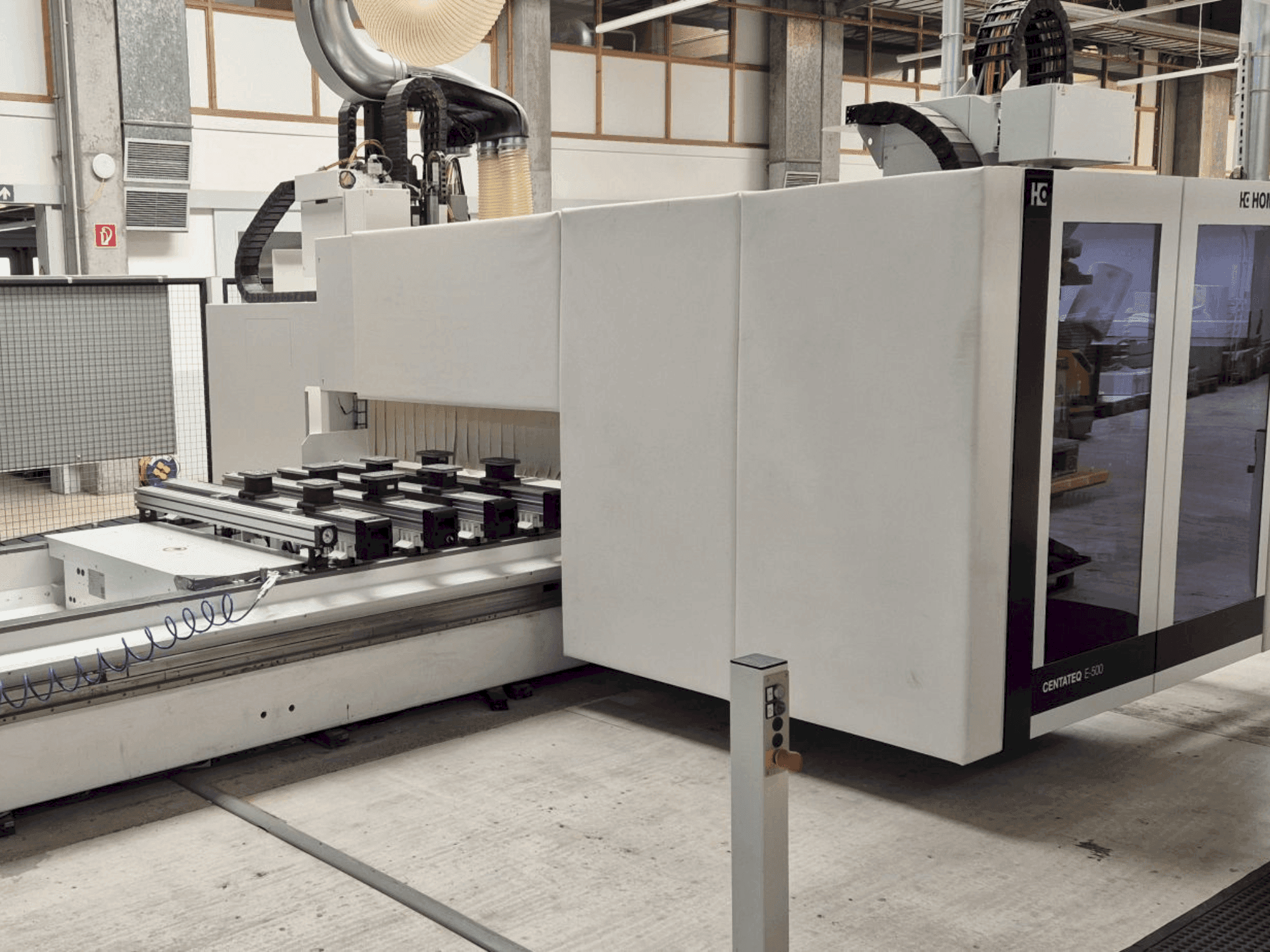 A HOMAG CENTATEQ E-500 gép elölnézete