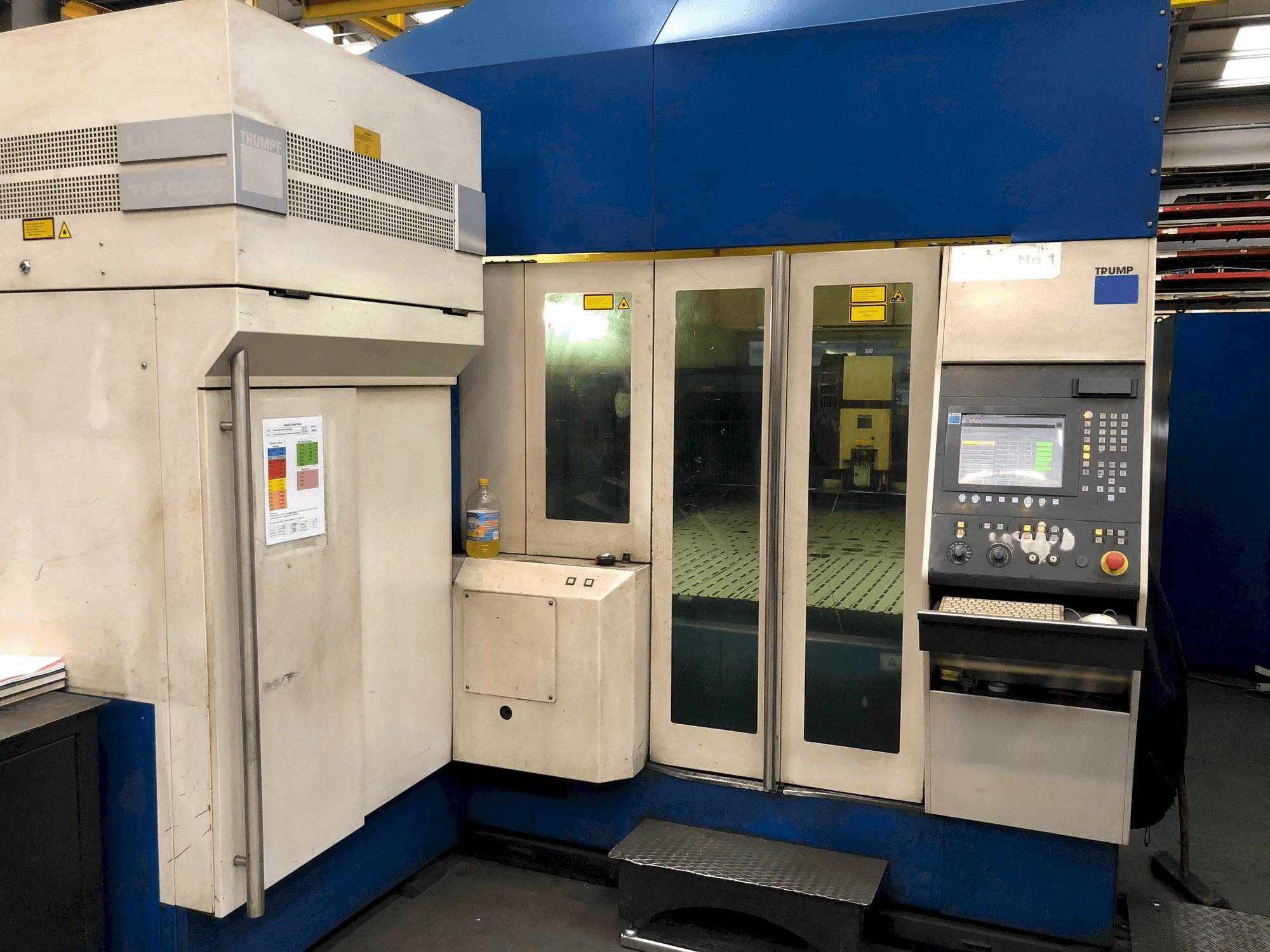 A Trumpf TRUMATIC L3050 gép elölnézete