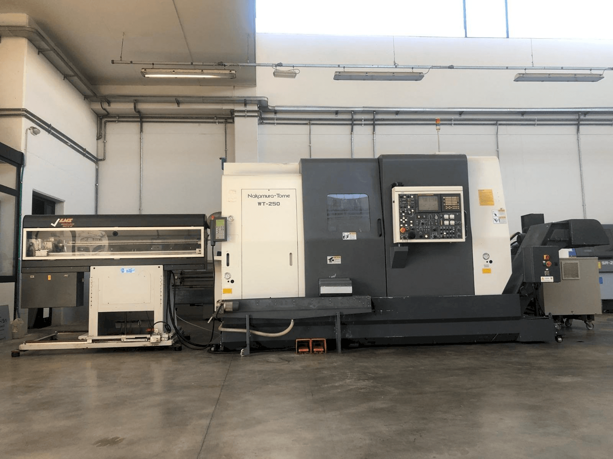 A NAKAMURA-TOME WT-250 MMY gép elölnézete
