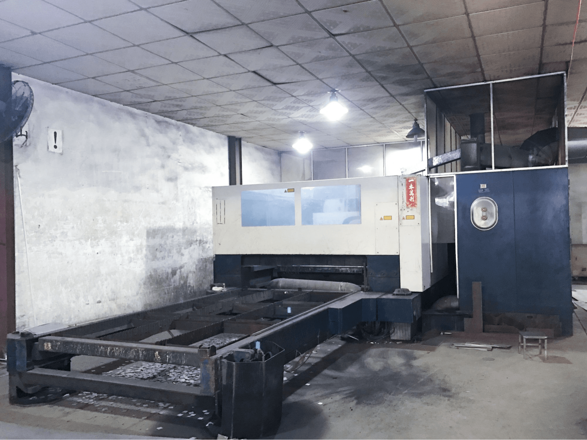 A Trumpf TruLaser L3030 gép jobb nézete