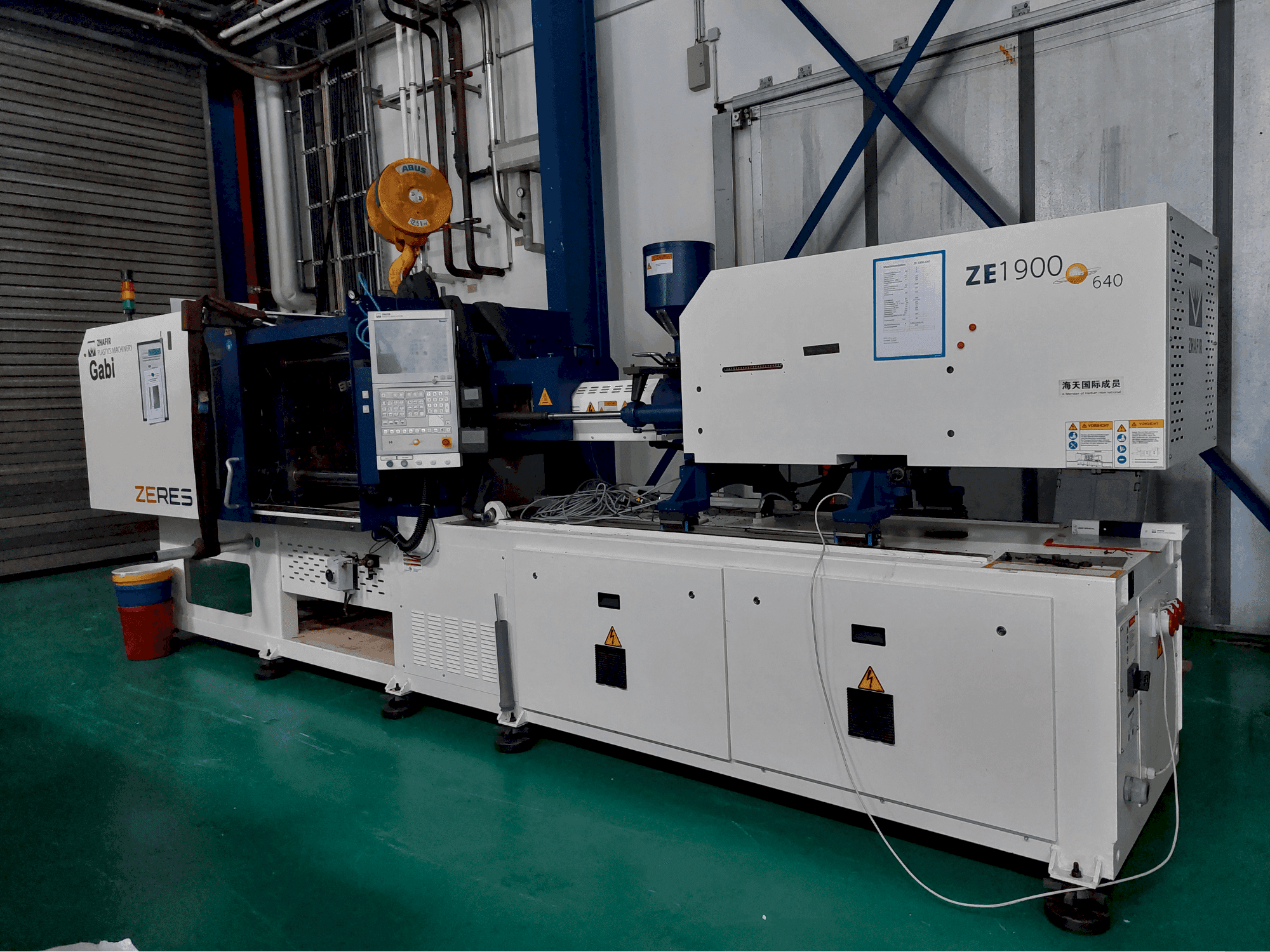 A HAITIAN ZHAFIR ZERES ZE1900 gép elölnézete