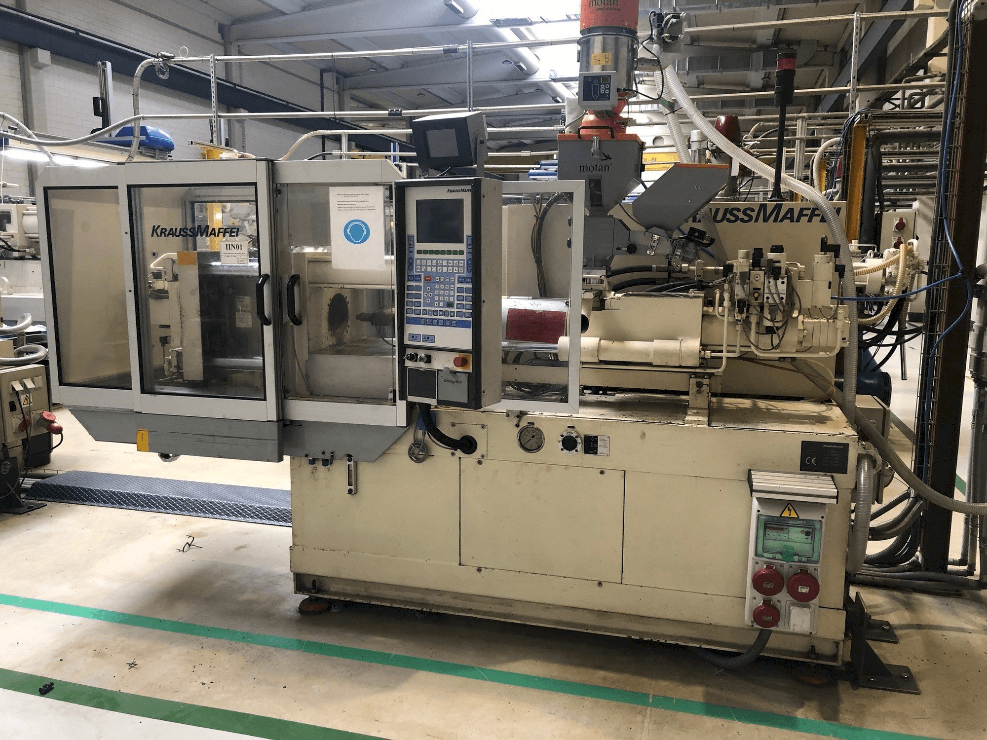 A Krauss Maffei 50-190 C1 gép elölnézete