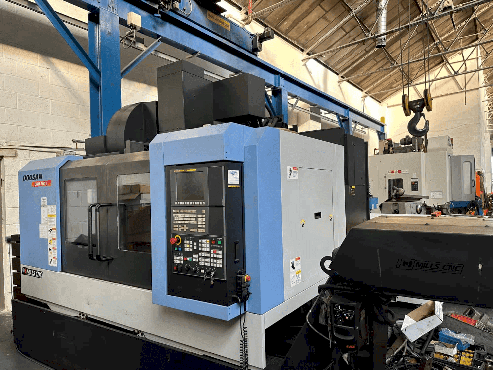 A DOOSAN DNM 500 II gép elölnézete