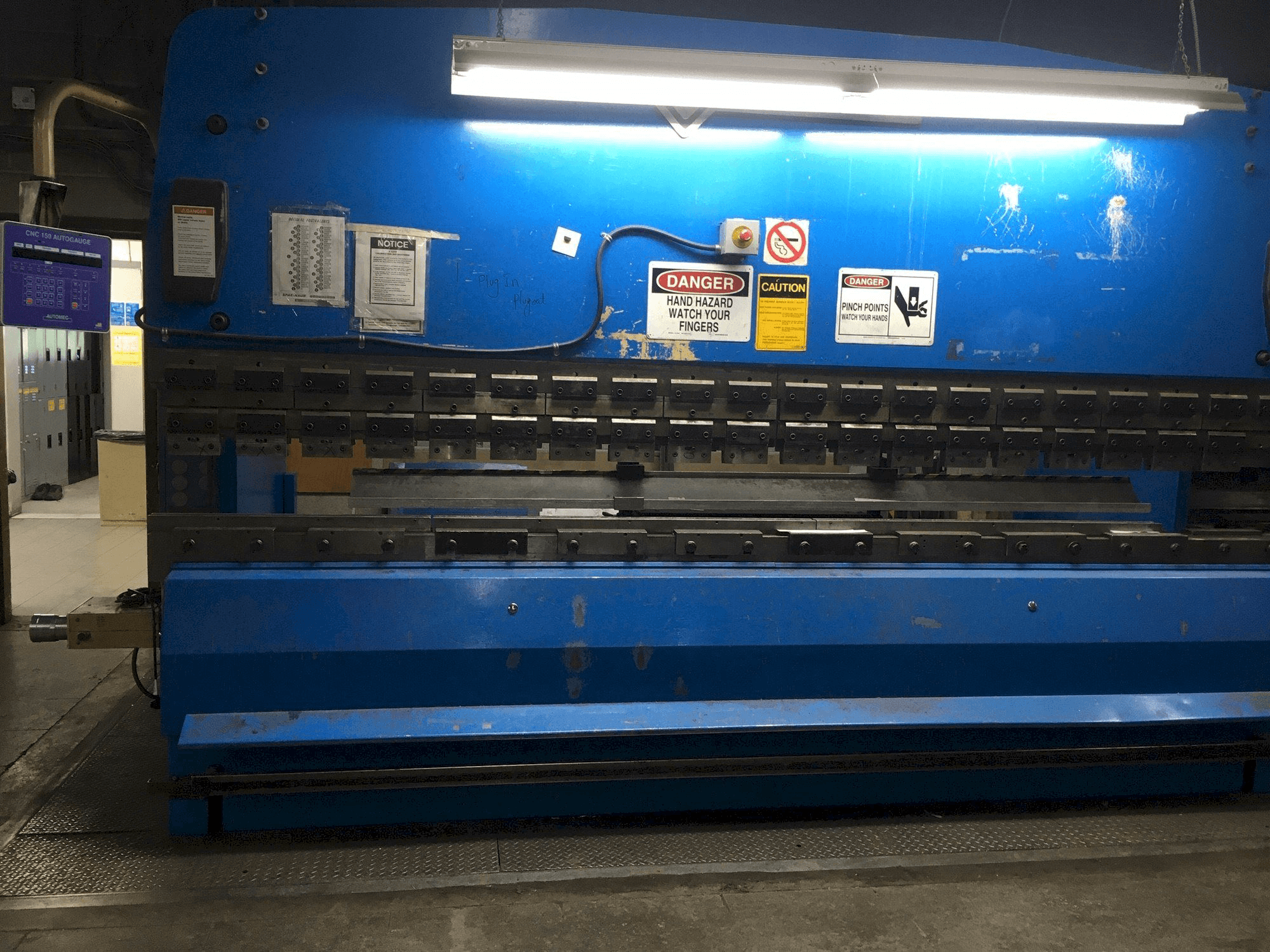 A PROMECAM 204 gép elölnézete