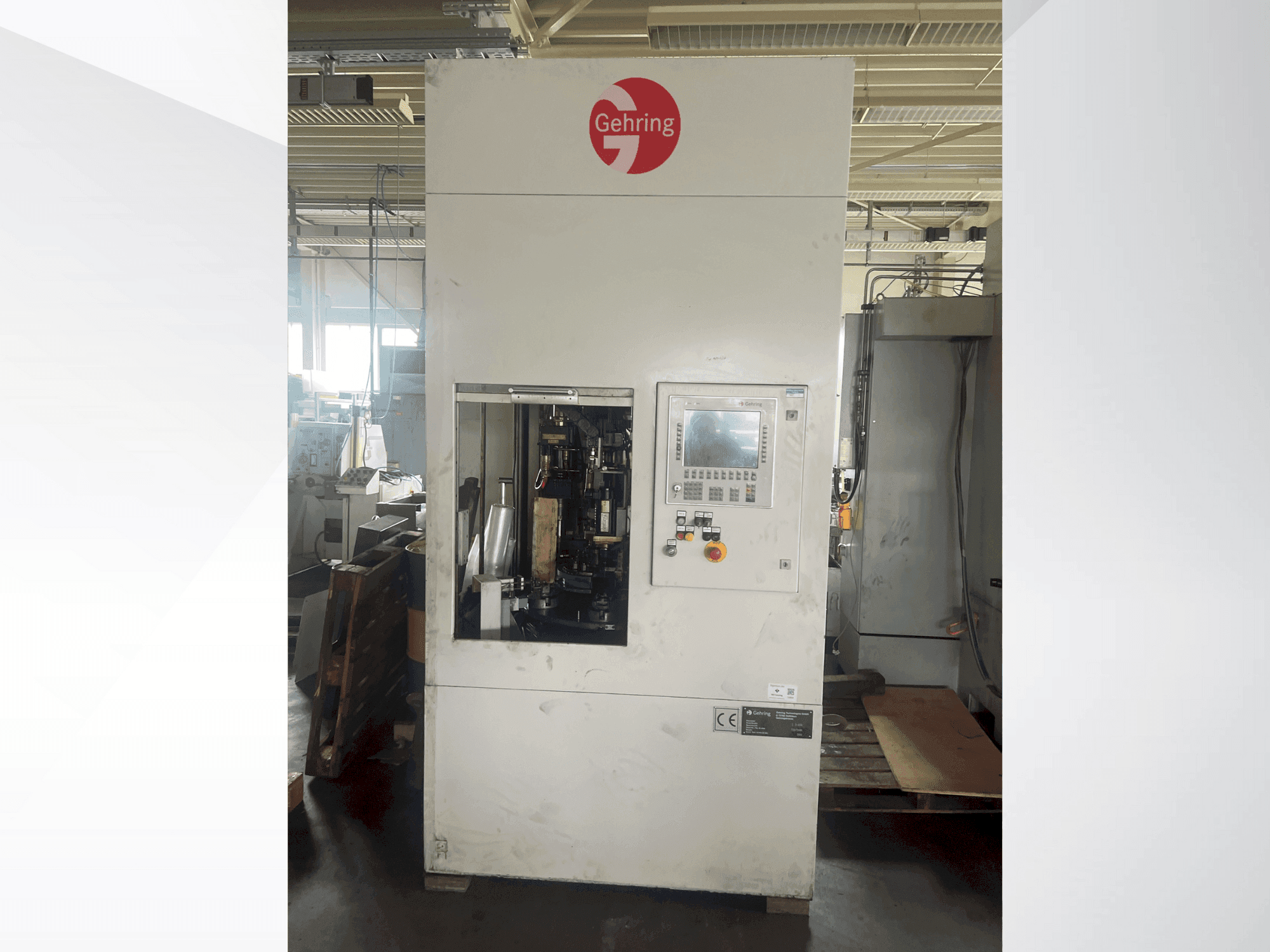 A GEHRING L2-630 gép elölnézete