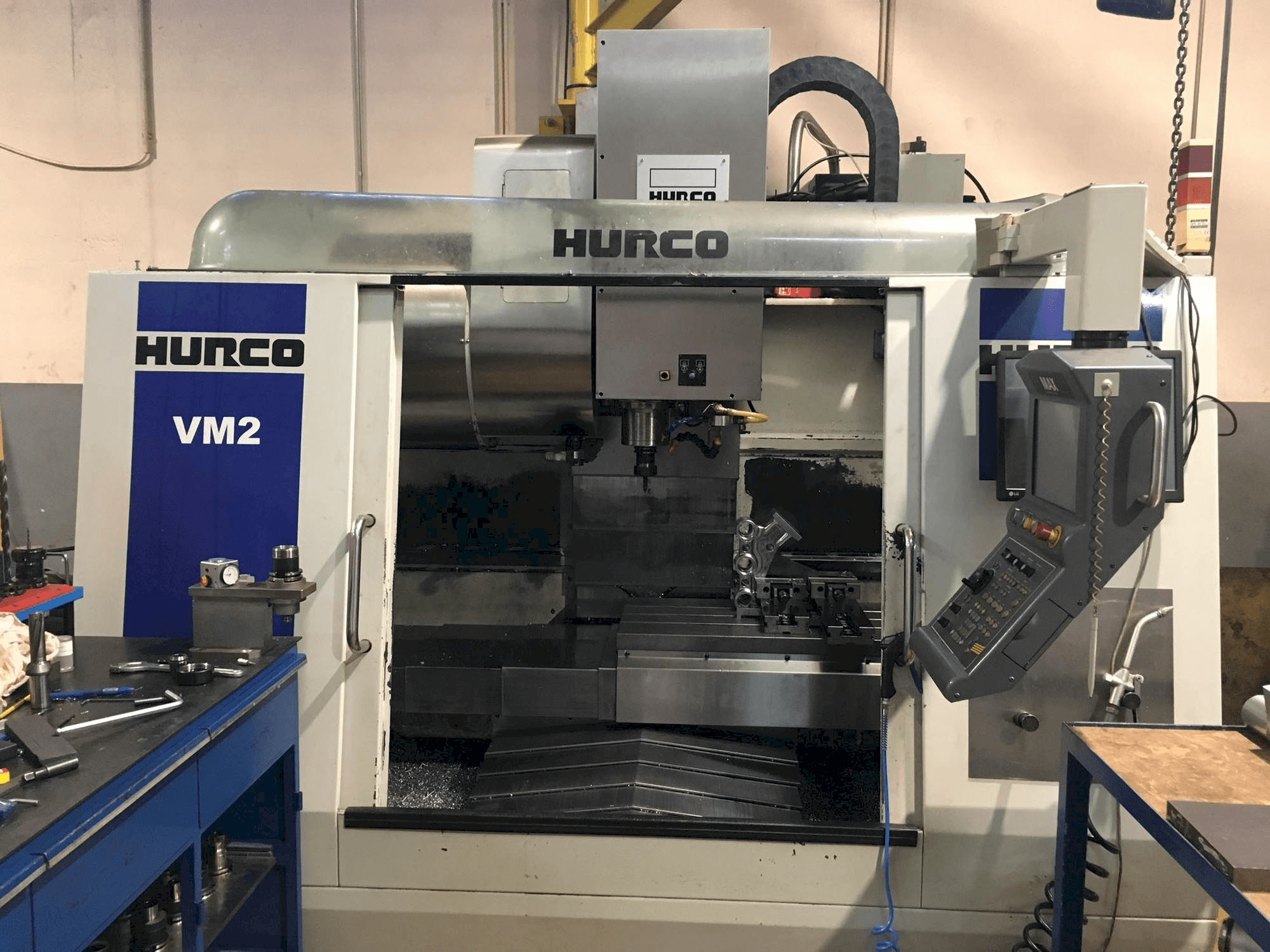 A Hurco VM2 gép elölnézete