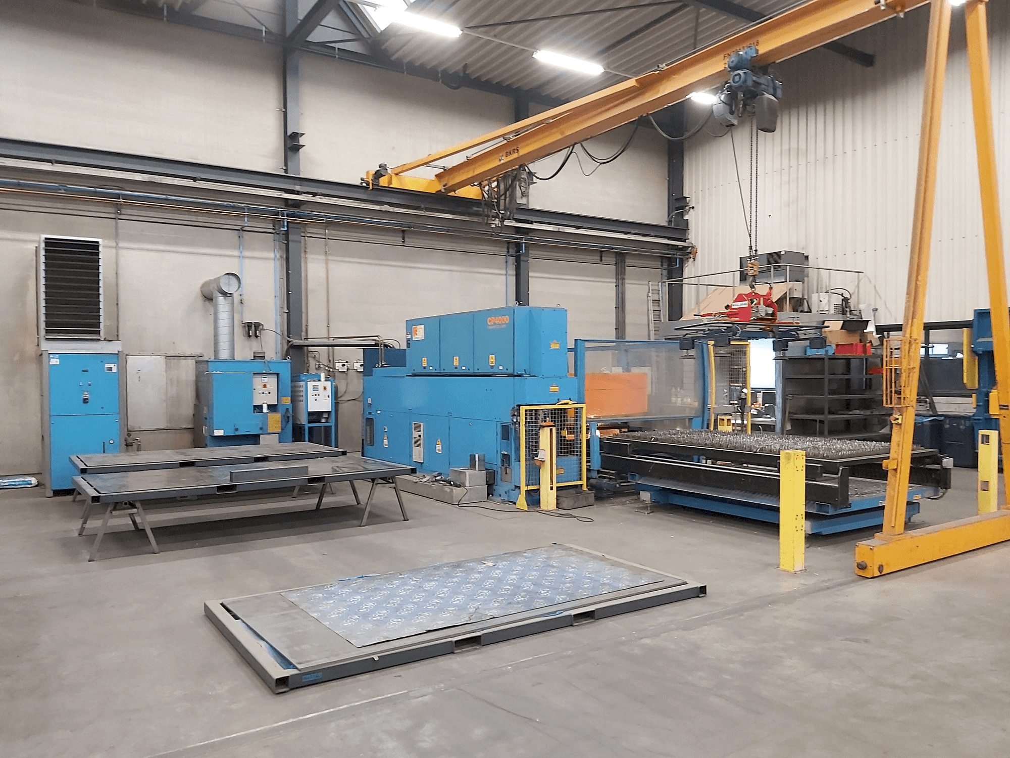 A Prima Power Platino 1530 4,0kW CO2 gép elölnézete