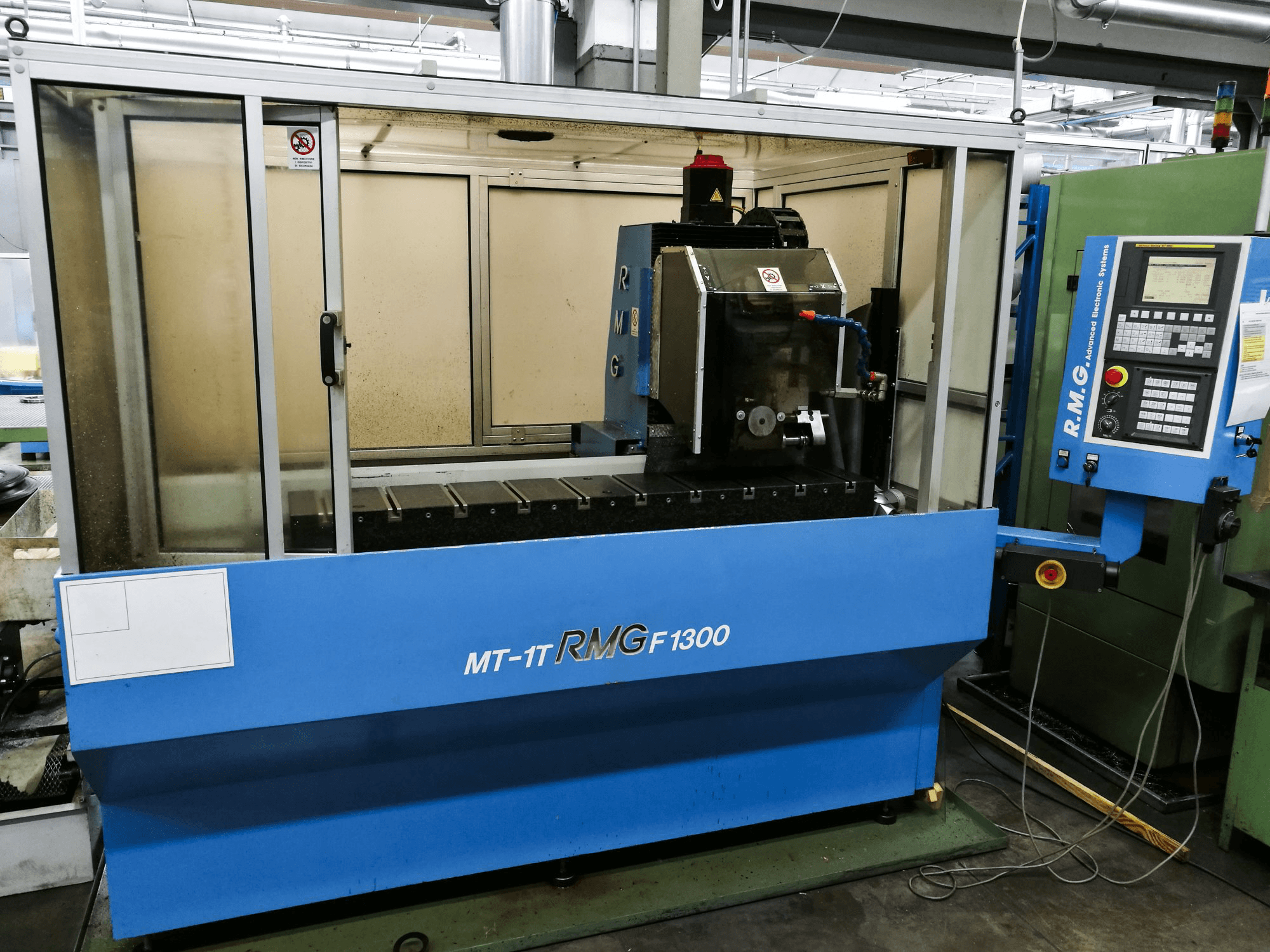 A RMG MT-1T-F 1300 gép elölnézete