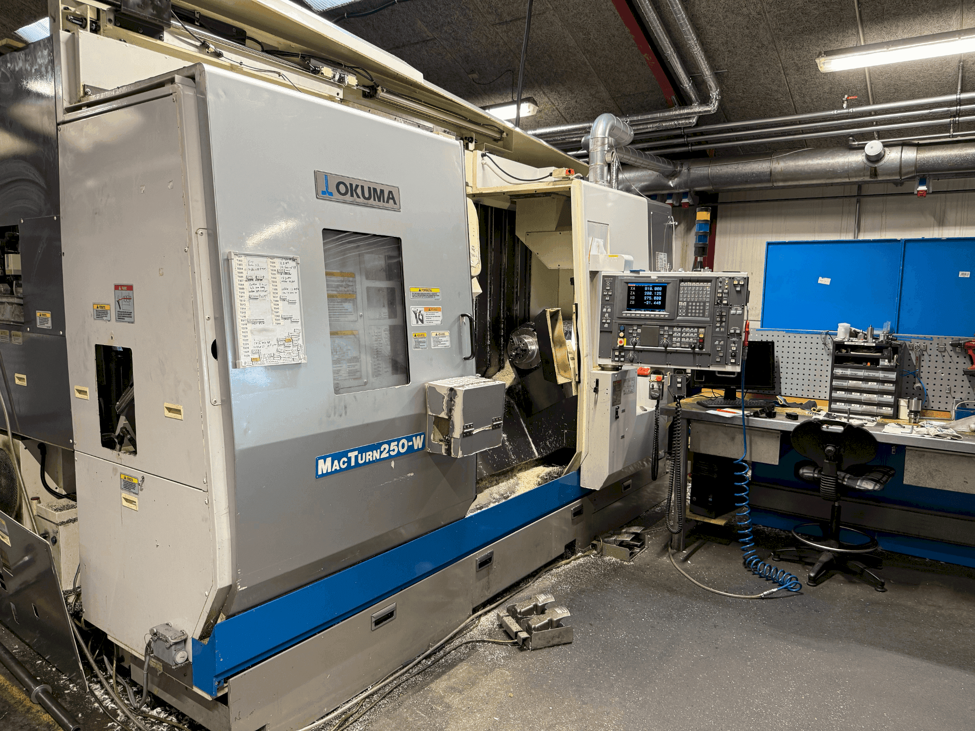 A Okuma MacTurn 250-W gép elölnézete