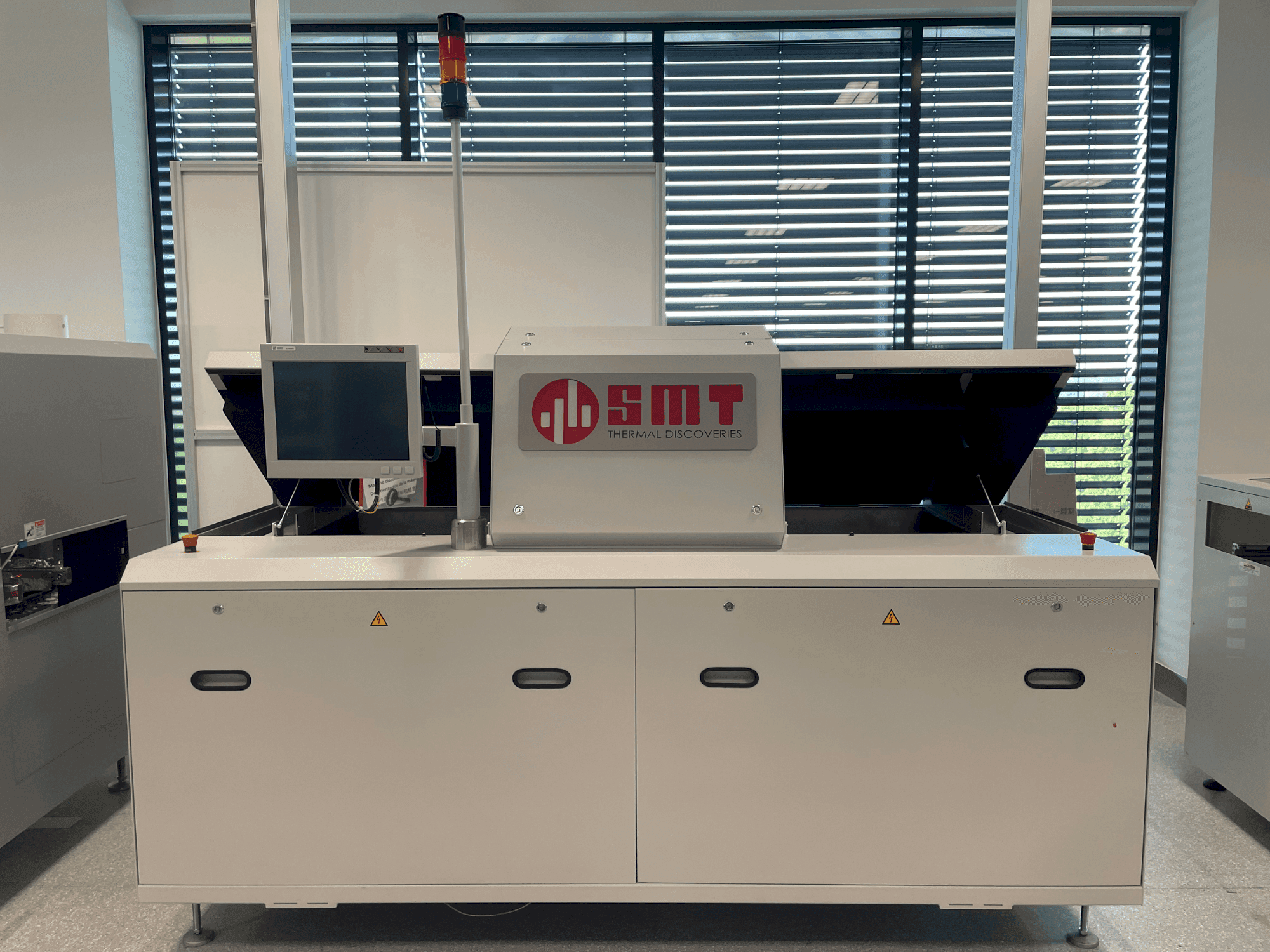 A SMT UV 3/-3 gép elölnézete