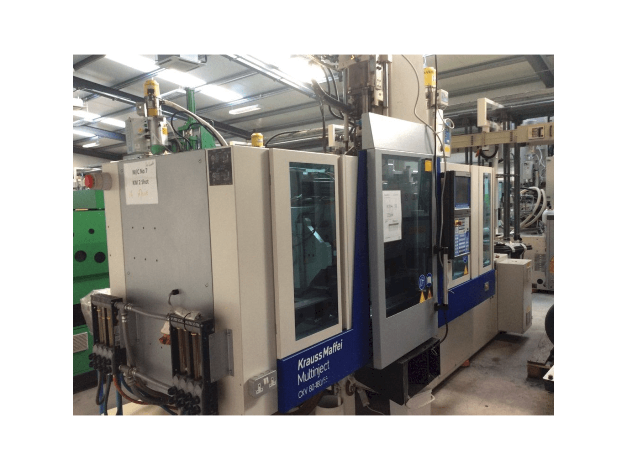 A Krauss Maffei Multinject 80-180-55 CX V gép elölnézete