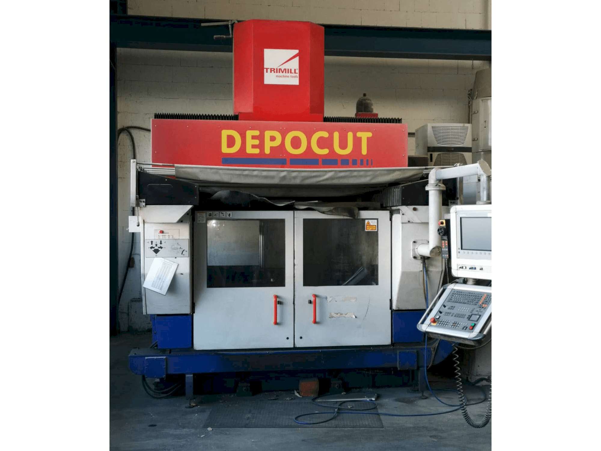 A TRIMILL DEPOCUT 2012 gép elölnézete