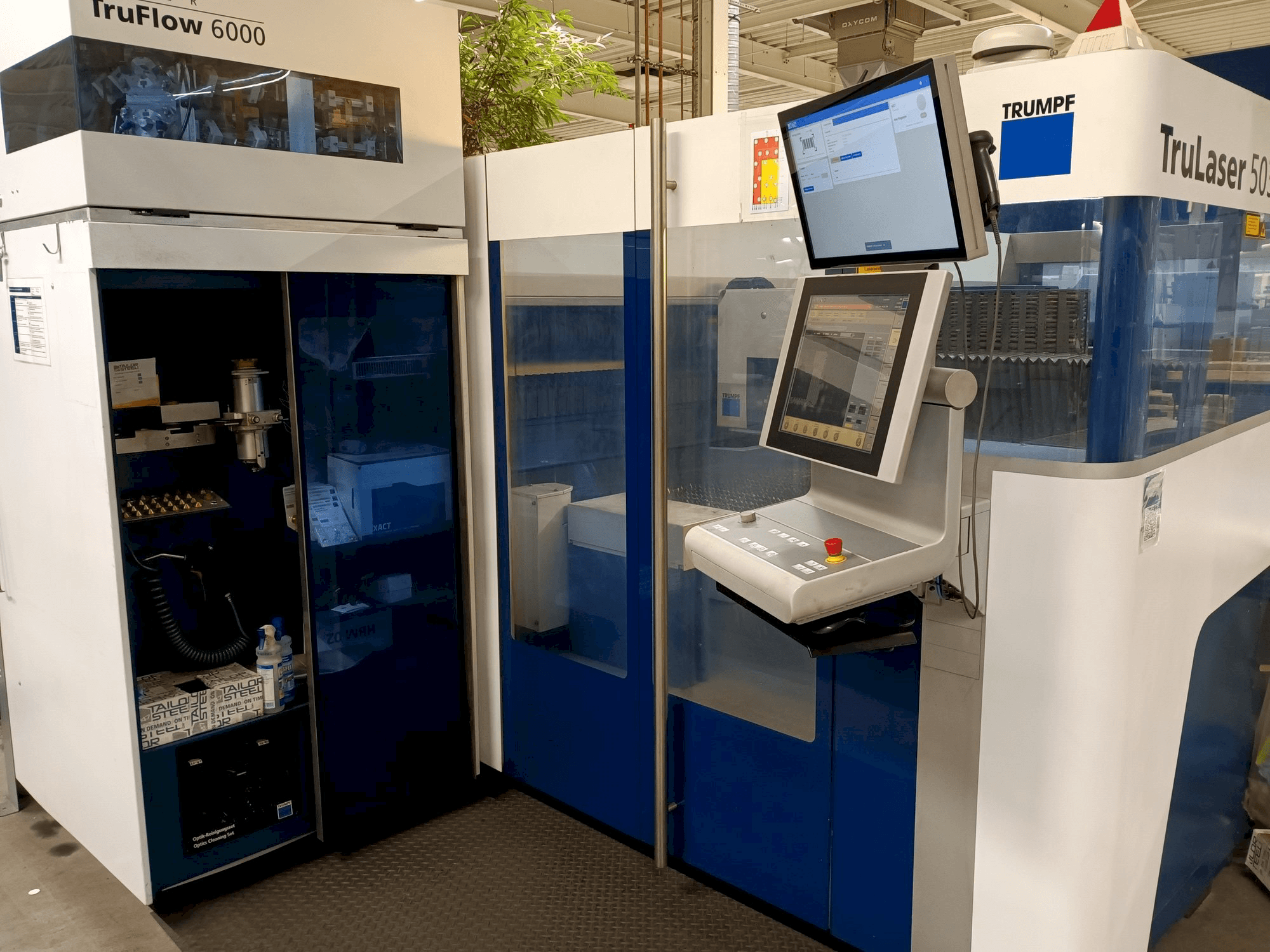 A TRUMPF TruLaser 5030 6,0kW Co2 + LiftMaster gép elölnézete