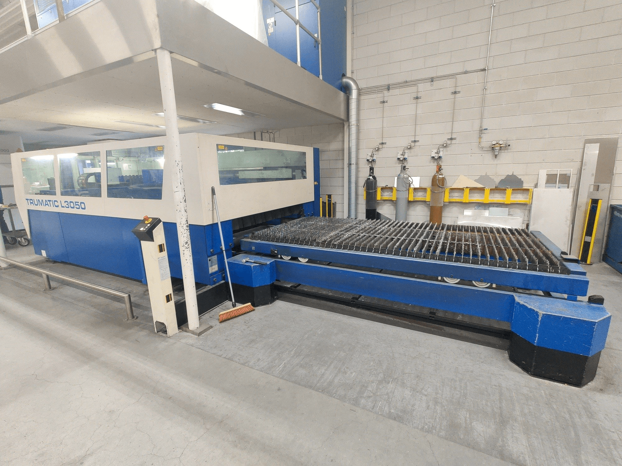 A Trumpf Trumatic L3050 gép elölnézete