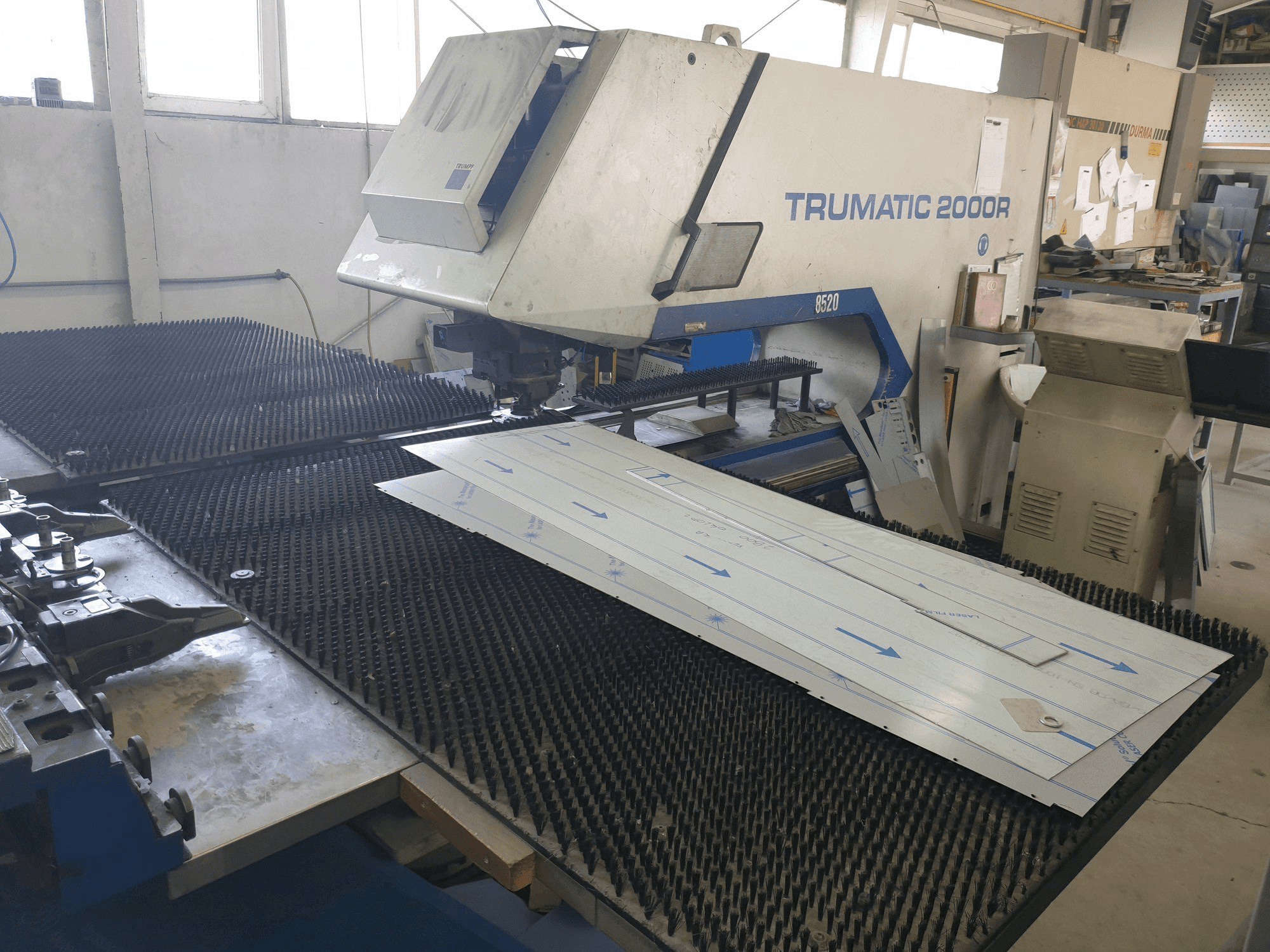 A Trumpf Trumatic 2000R gép elölnézete
