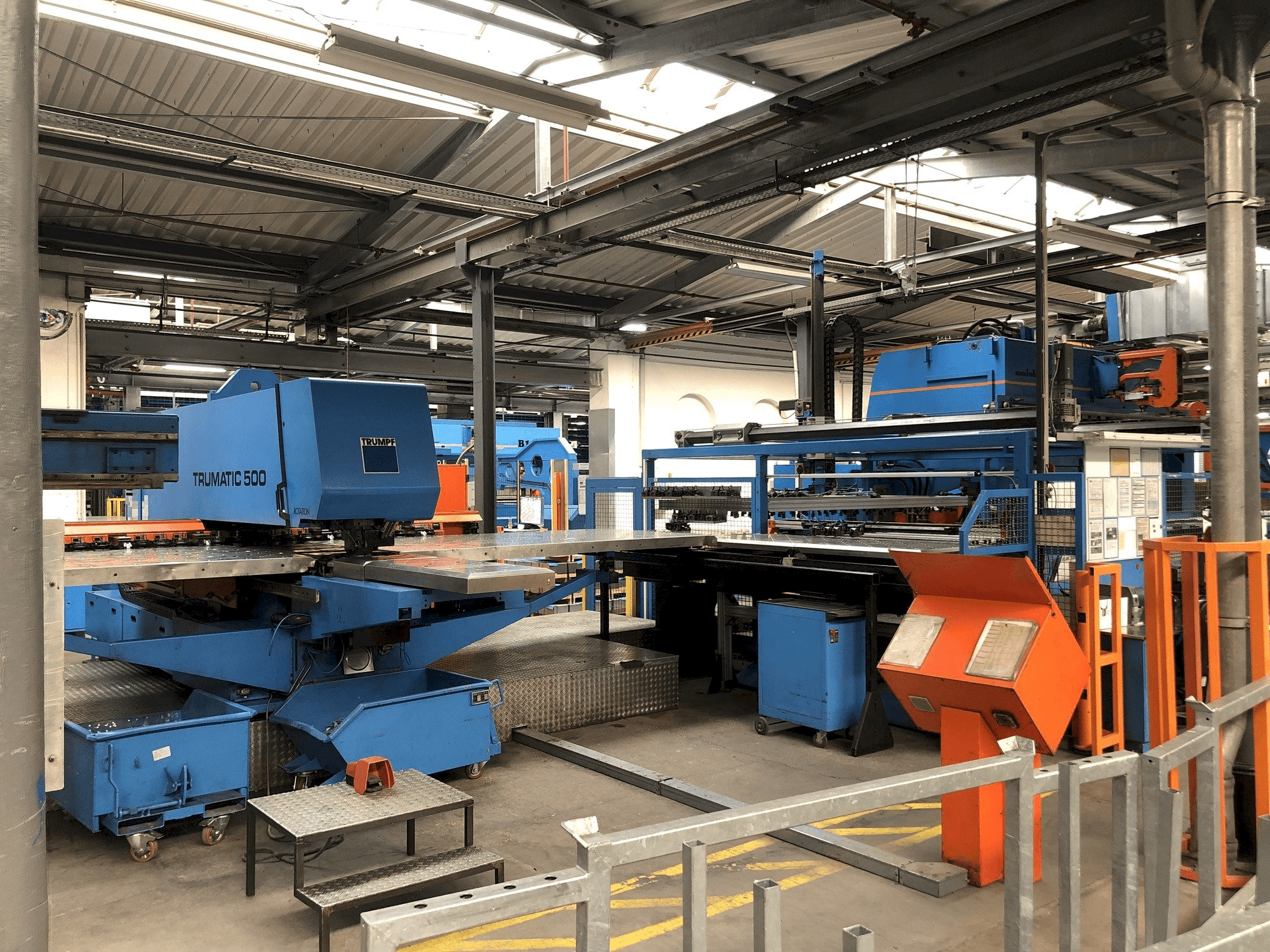 A Trumpf TC 500 gép elölnézete