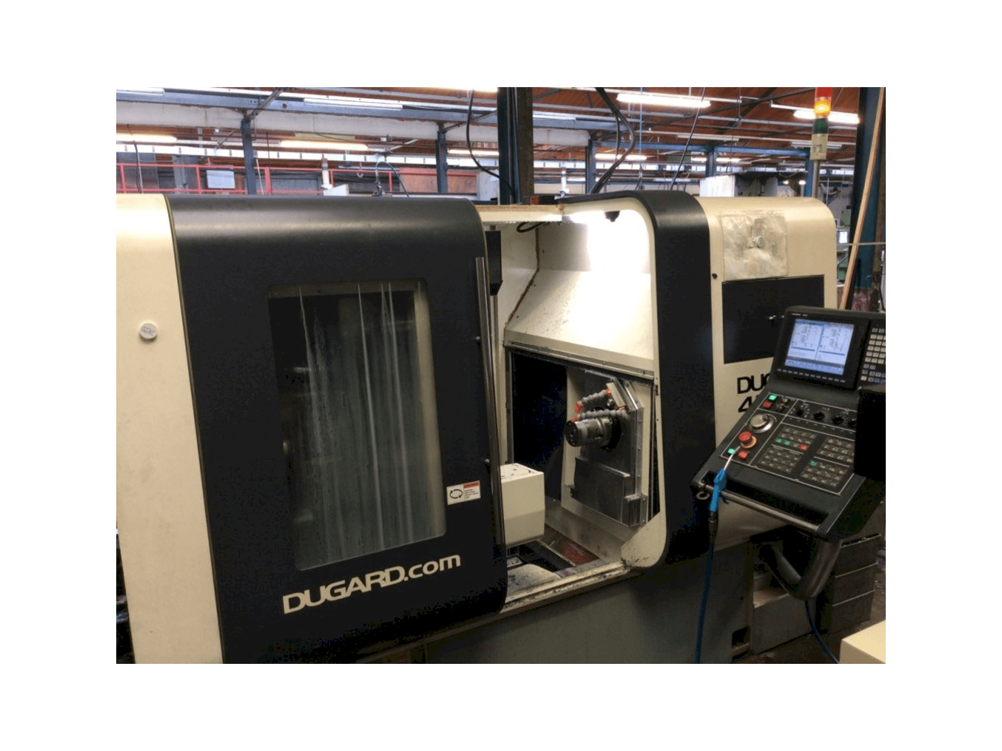 A Dugard 42 TT gép elölnézete