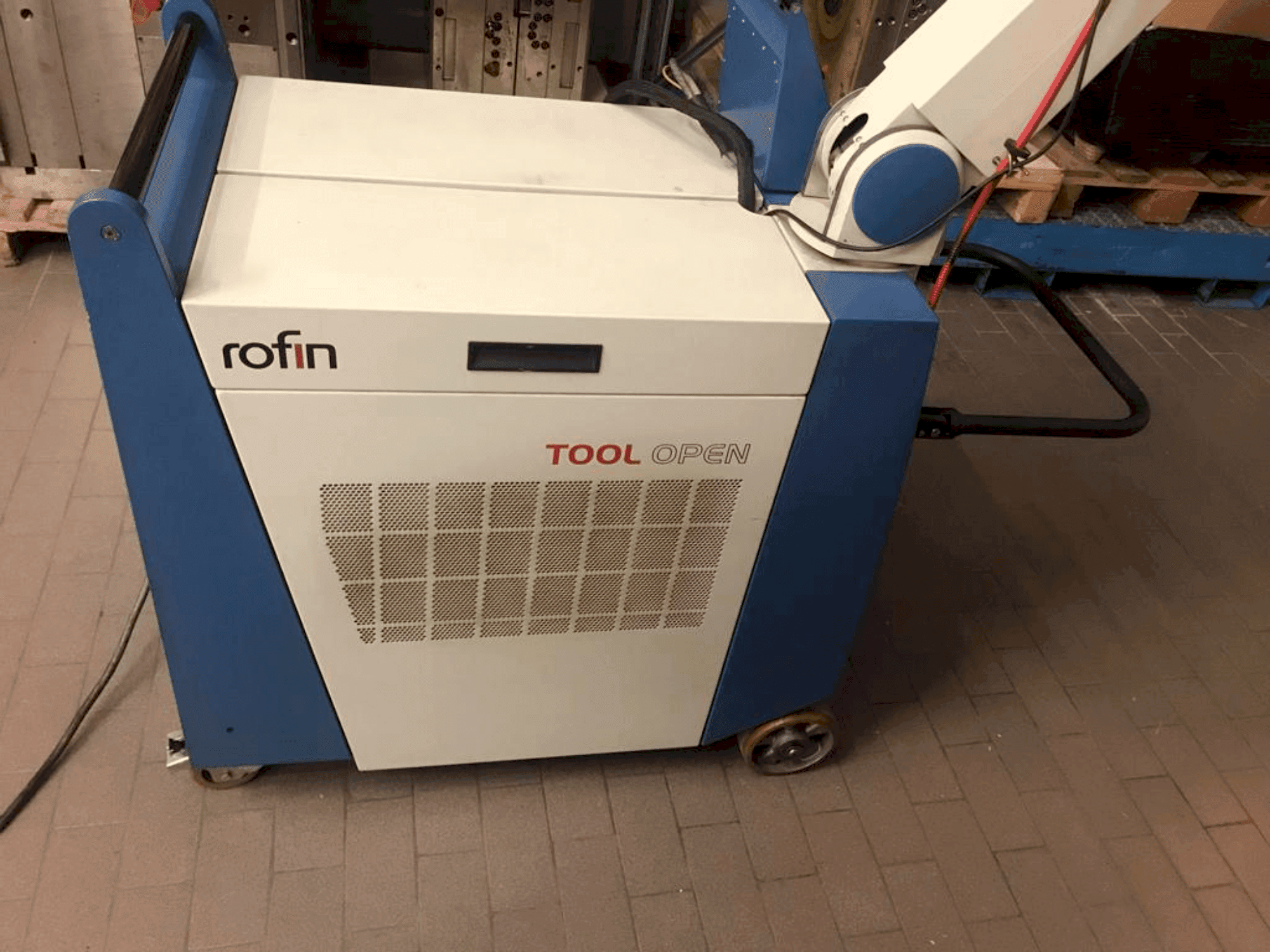 A ROFIN SW TOOL OPEN II gép elölnézete