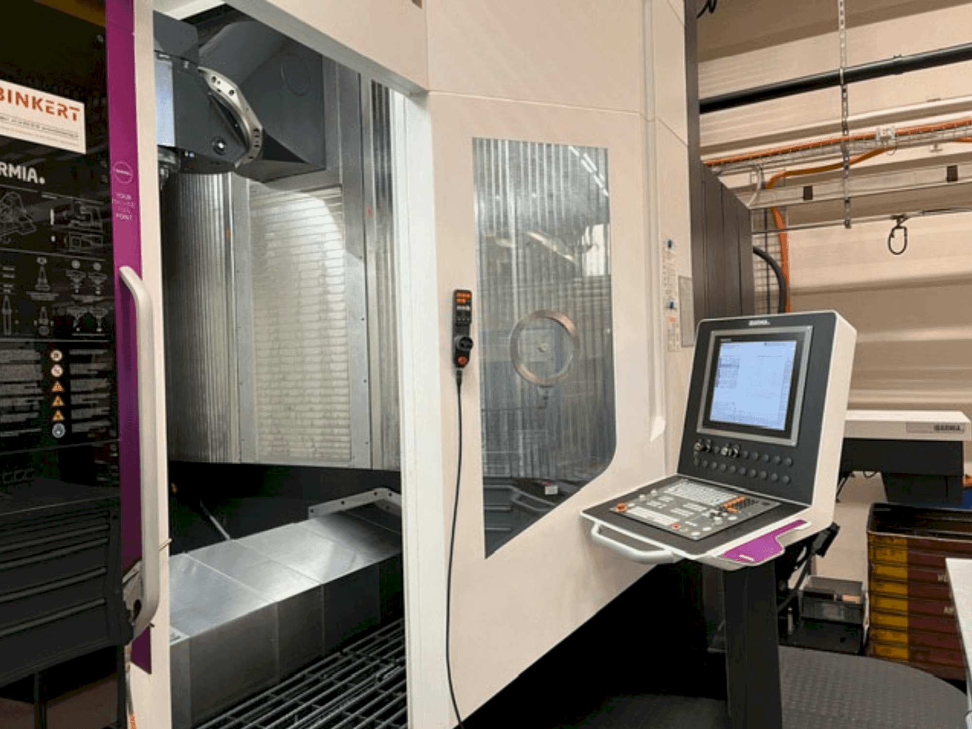 A IBARMIA THC 22 Extreme gép elölnézete