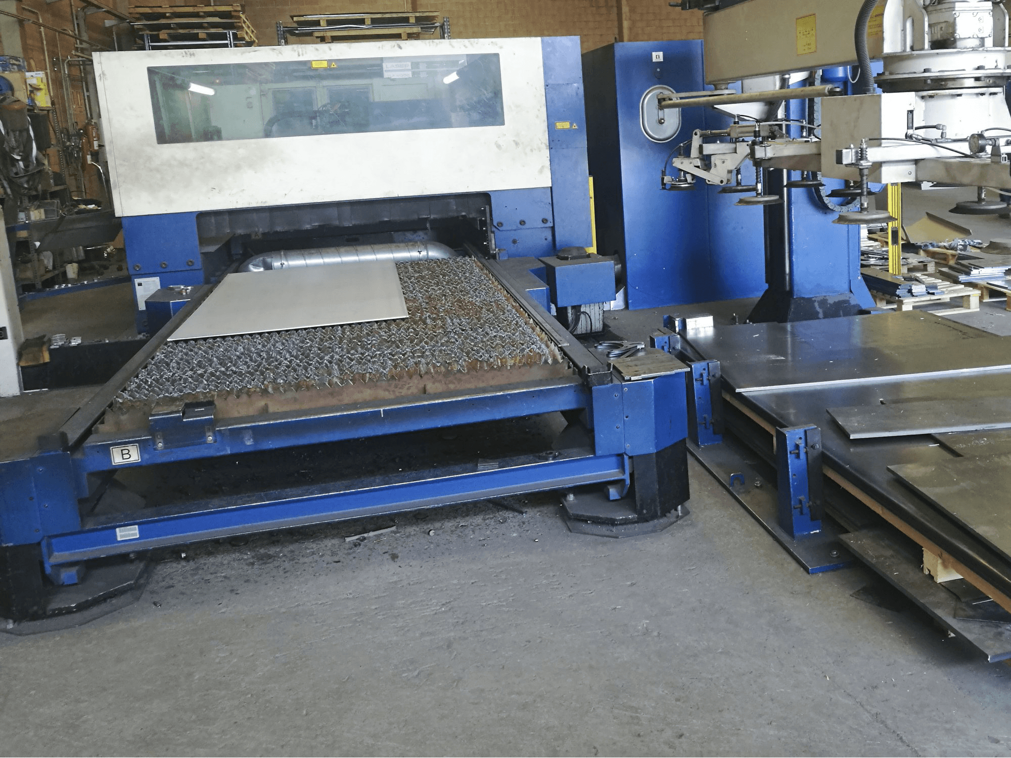 A Trumpf Trumatic L3050 gép elölnézete