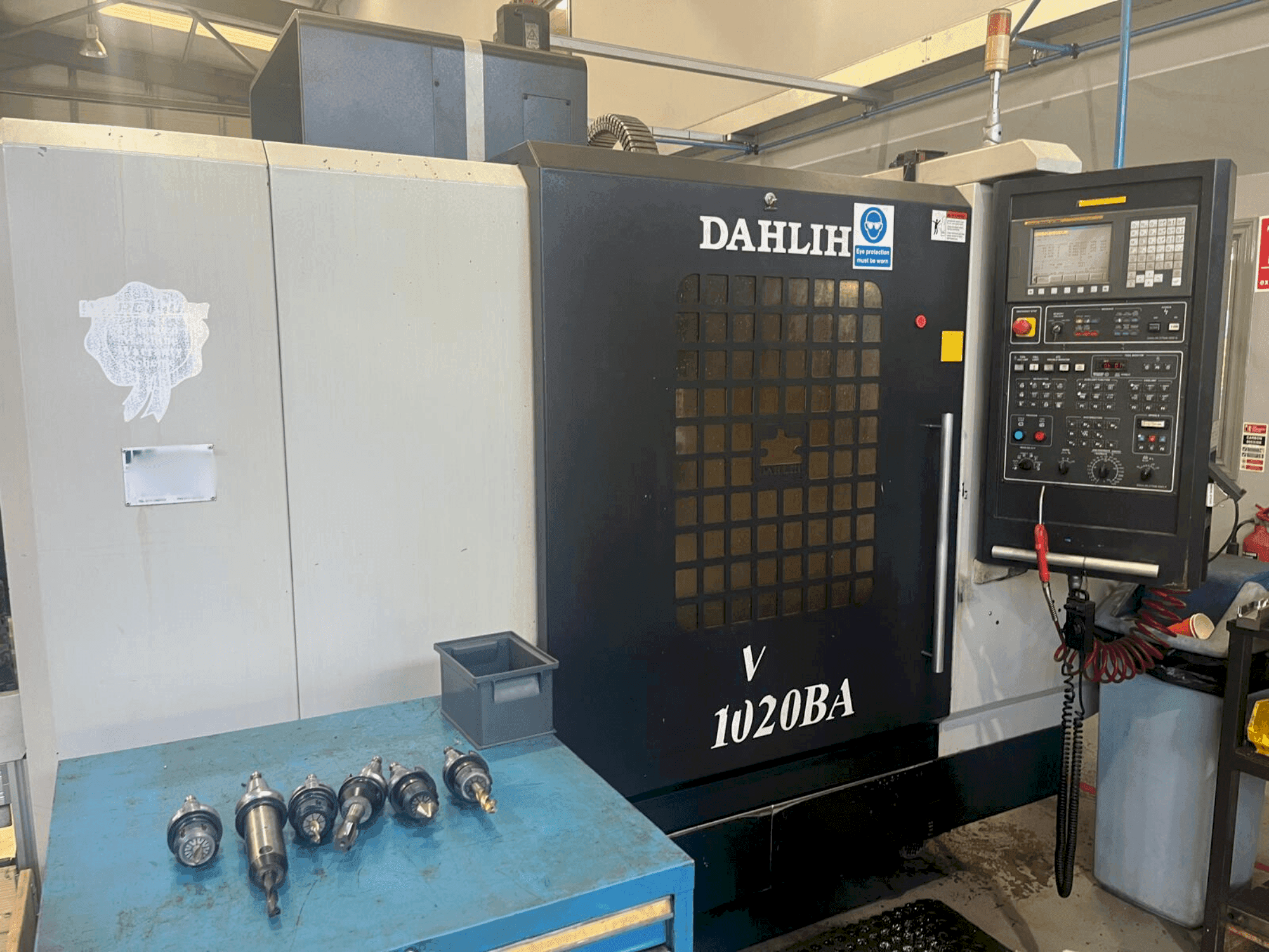 A DAH LIH DL-MCV1020BA gép elölnézete