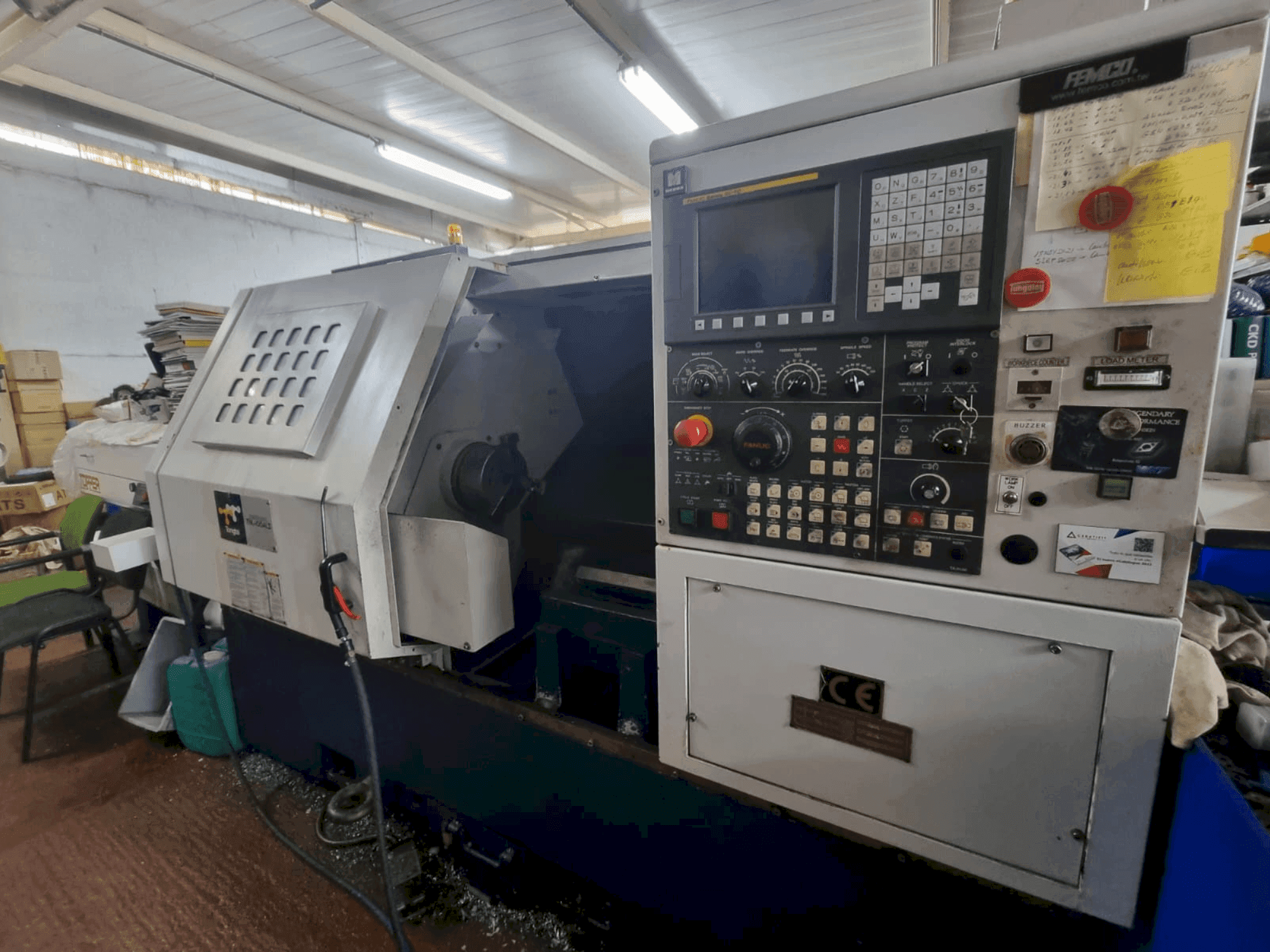 A Tongtai TNL-100 AL gép elölnézete