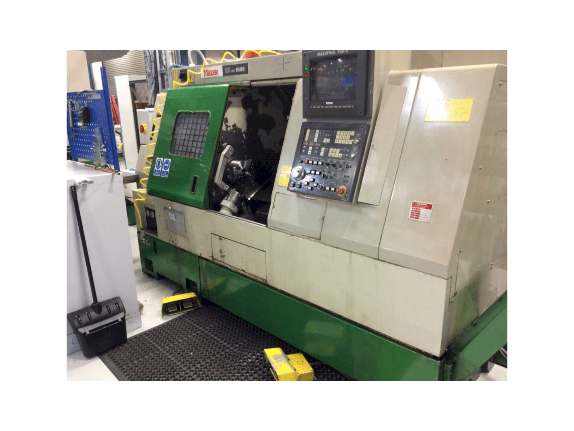 A Mazak Super QuickTurn 15MS gép elölnézete