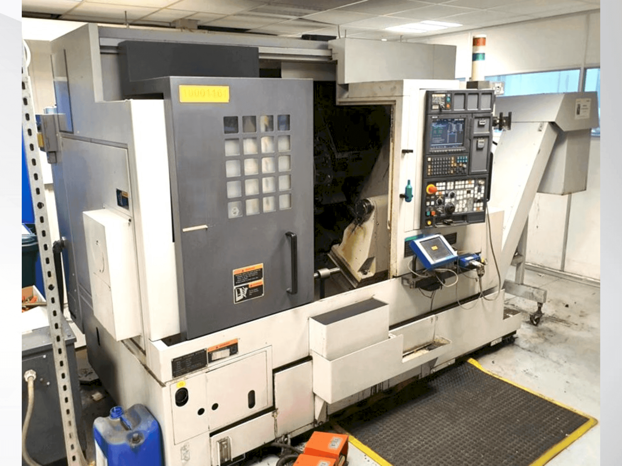 A MORI SEIKI 2009 gép elölnézete