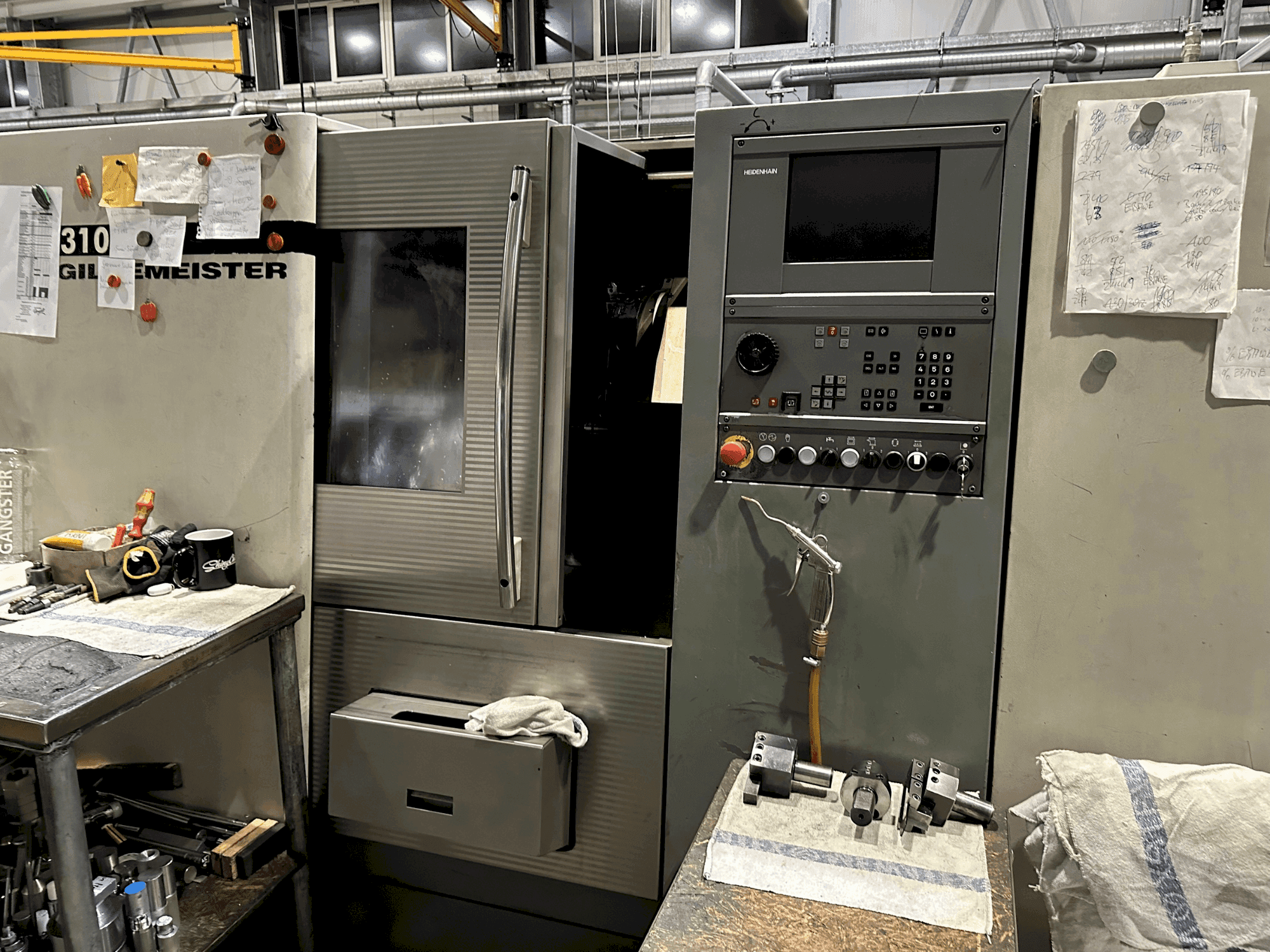 A Gildemeister CTX 310 gép elölnézete