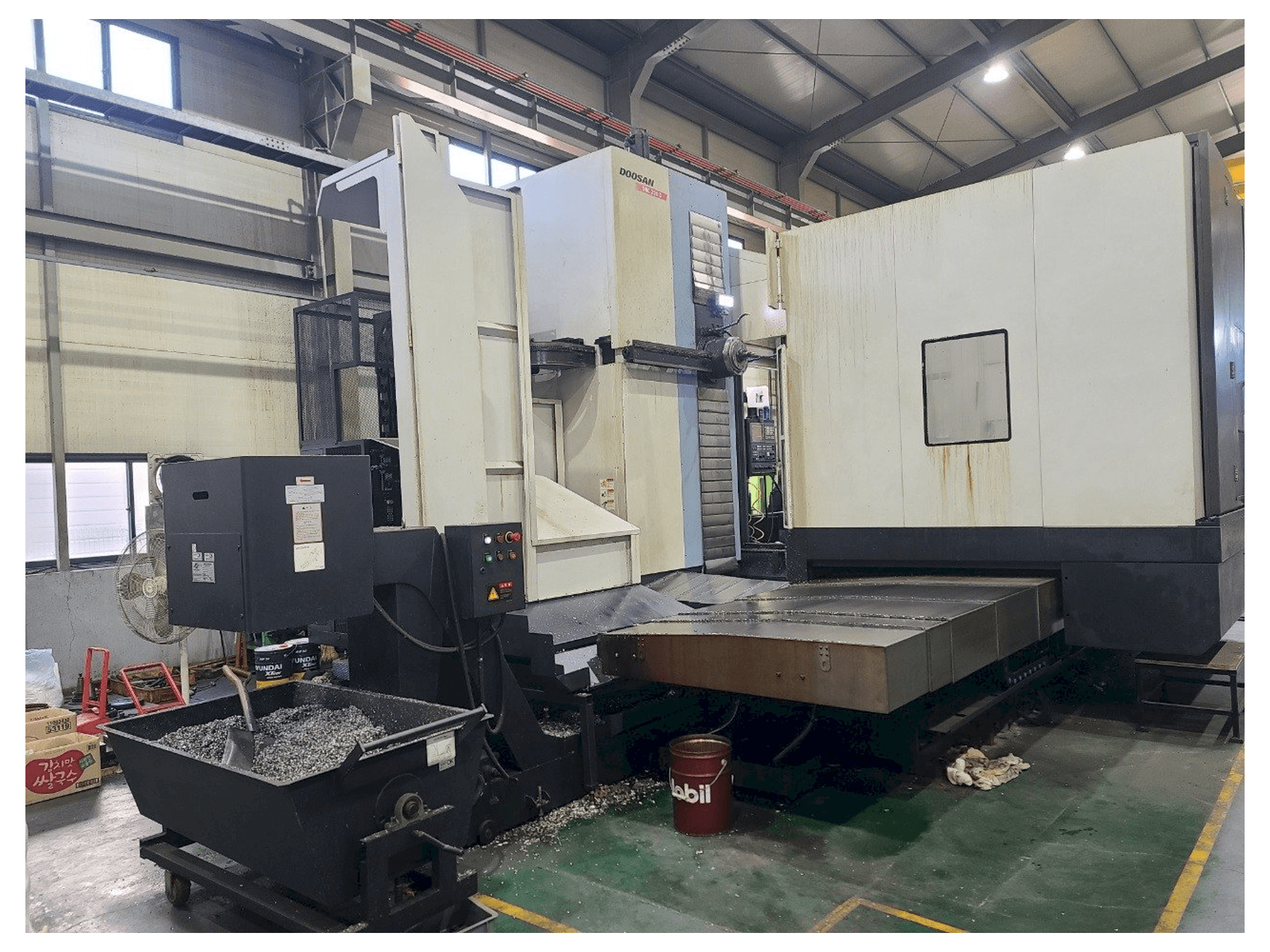 A Doosan DBC250II gép elölnézete