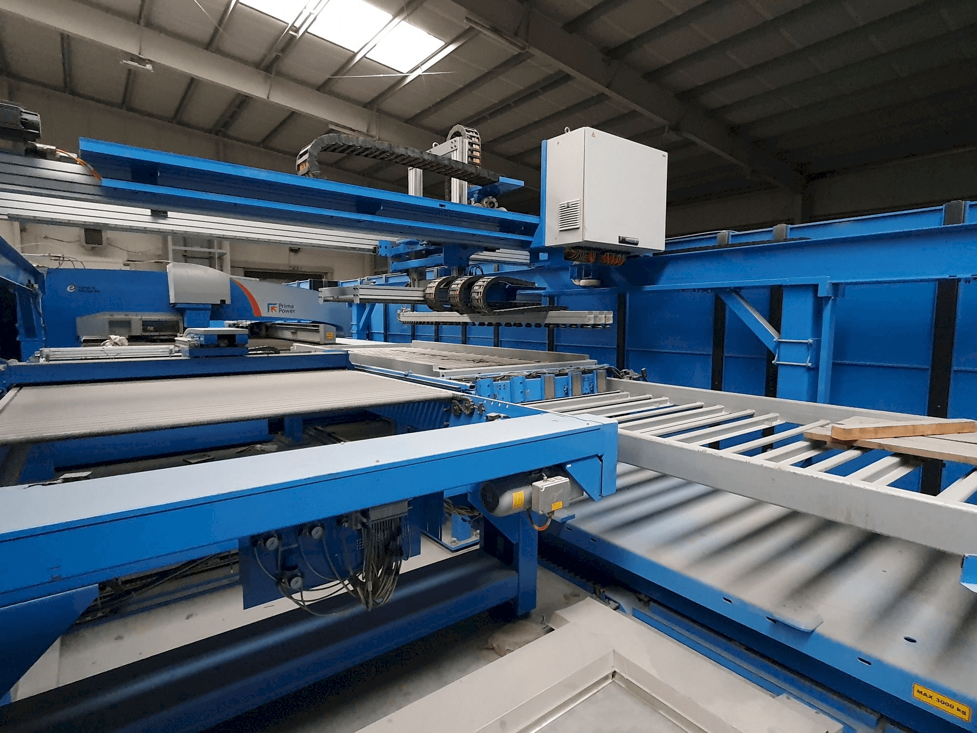 A Prima Power LPe6f gép elölnézete