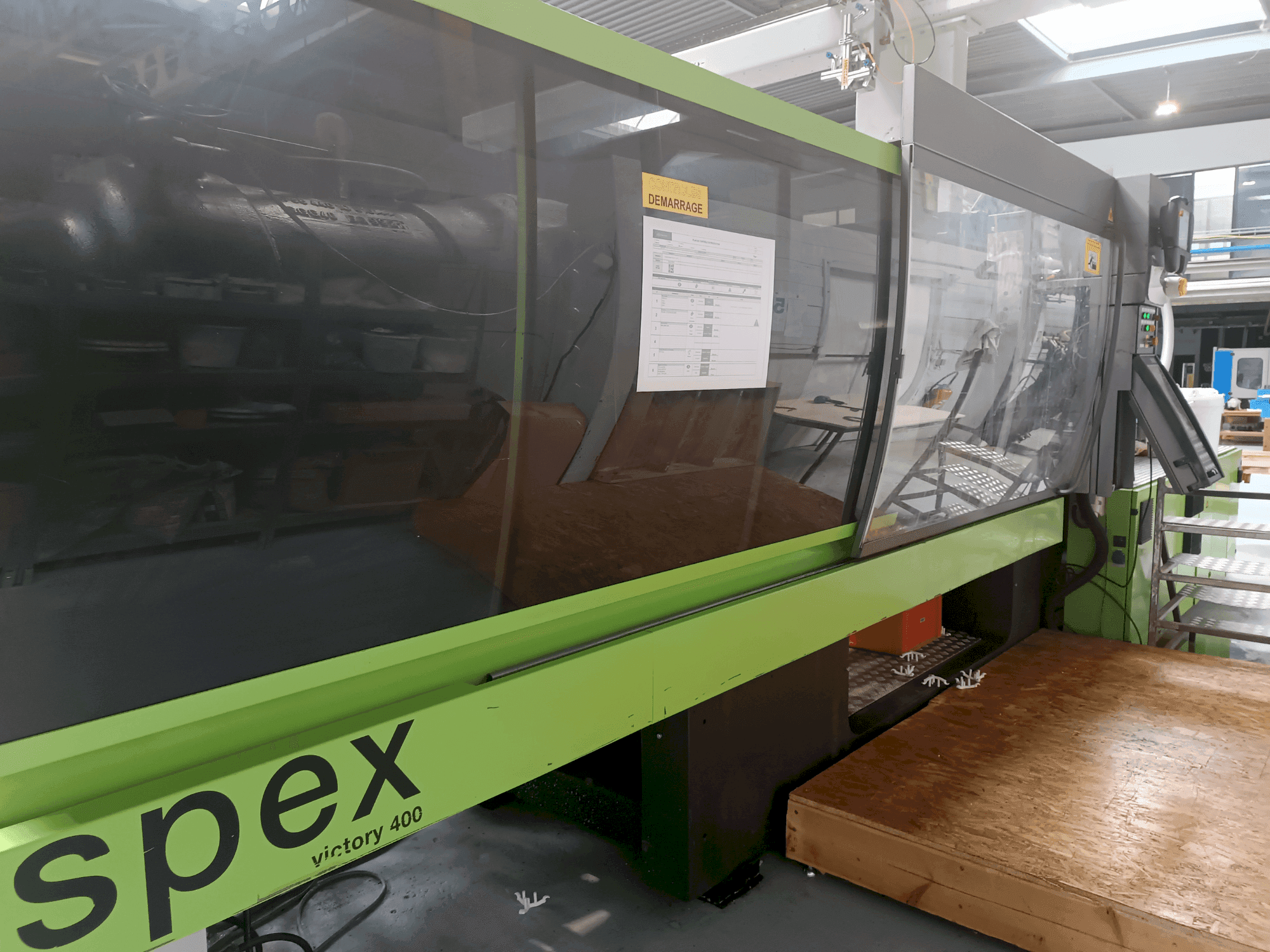 A Engel Victory 1350 400HL Spex gép elölnézete