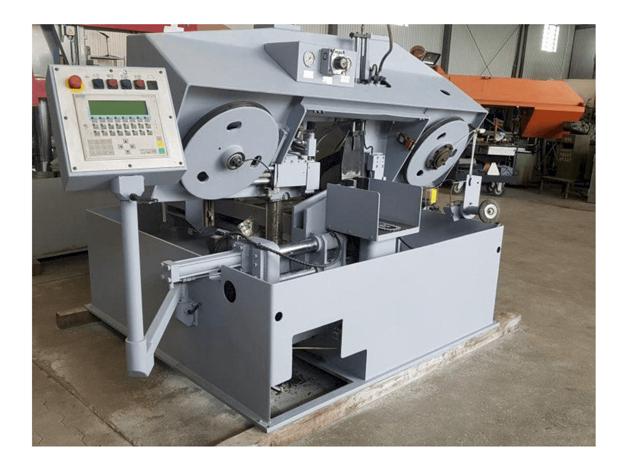 A FORTE SBA 271 gép elölnézete