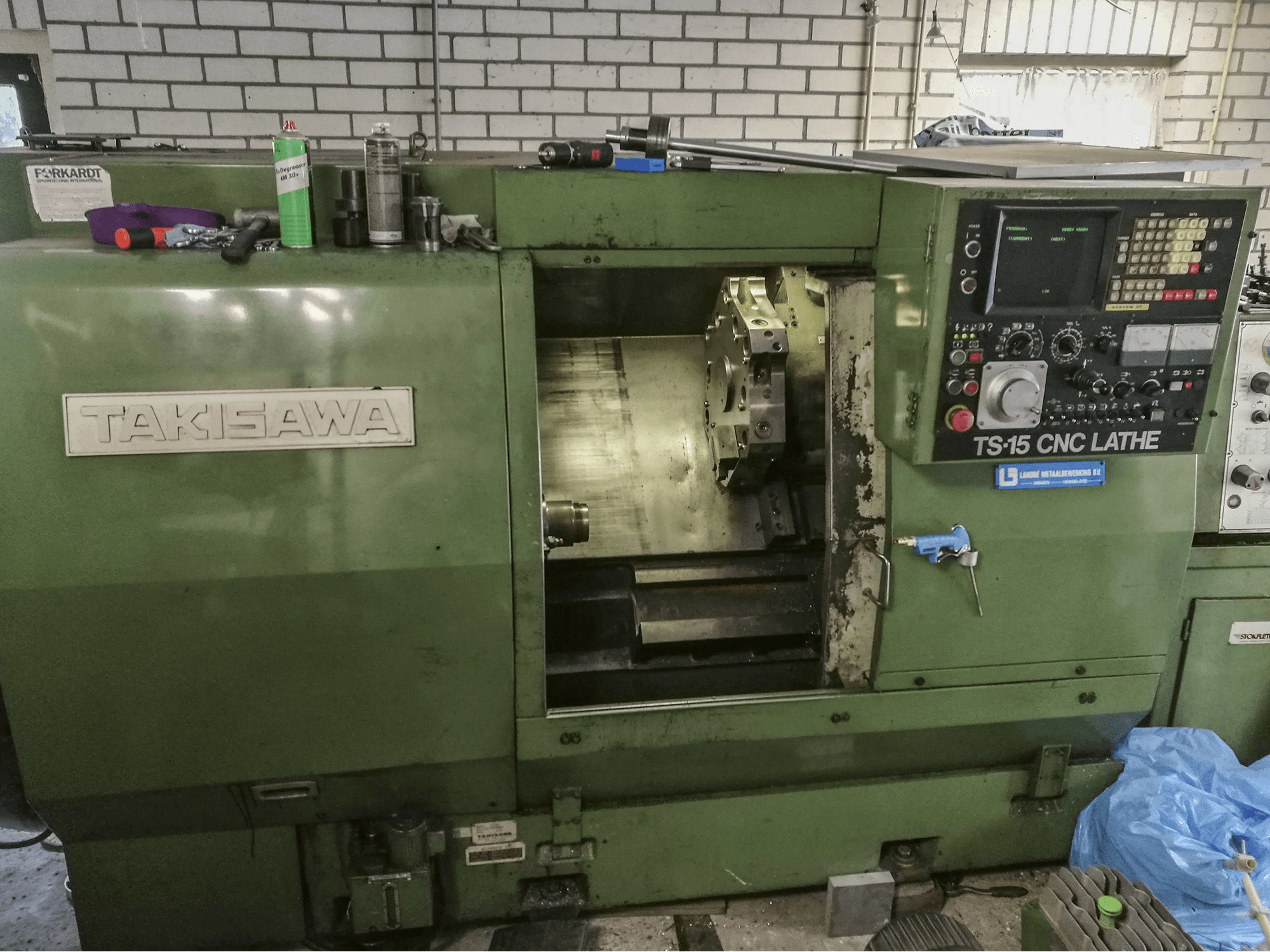 A Takisawa TS-15 gép elölnézete