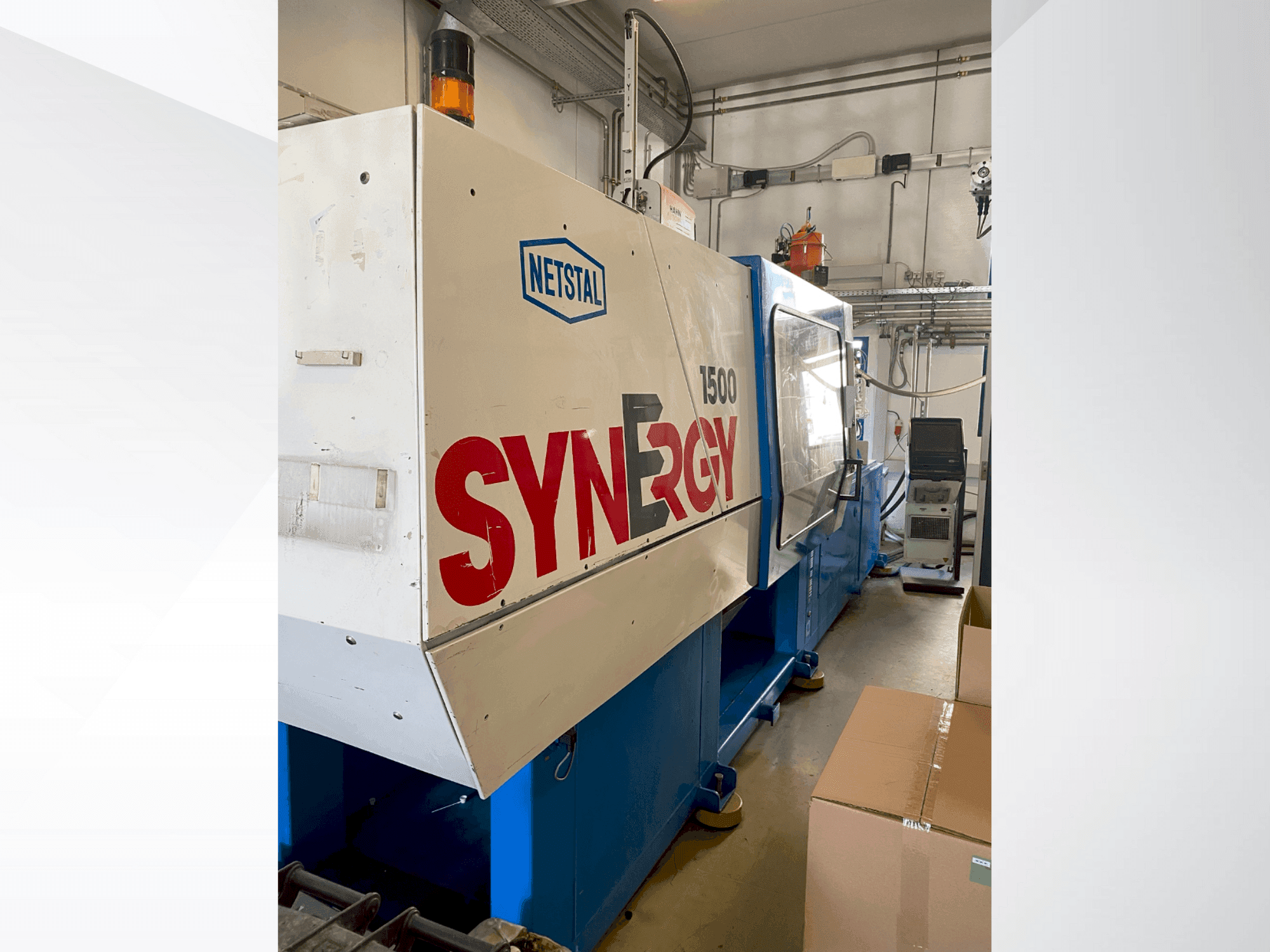 A Netstal S-1500-900 gép elölnézete