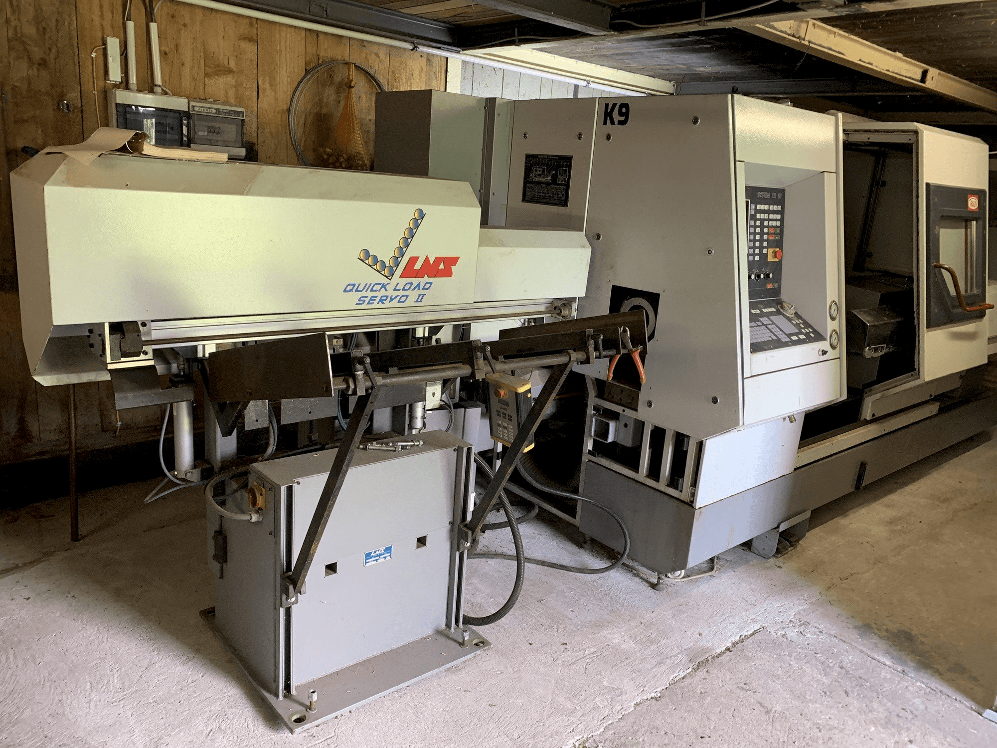 A TRAUB TND 350 G gép elölnézete