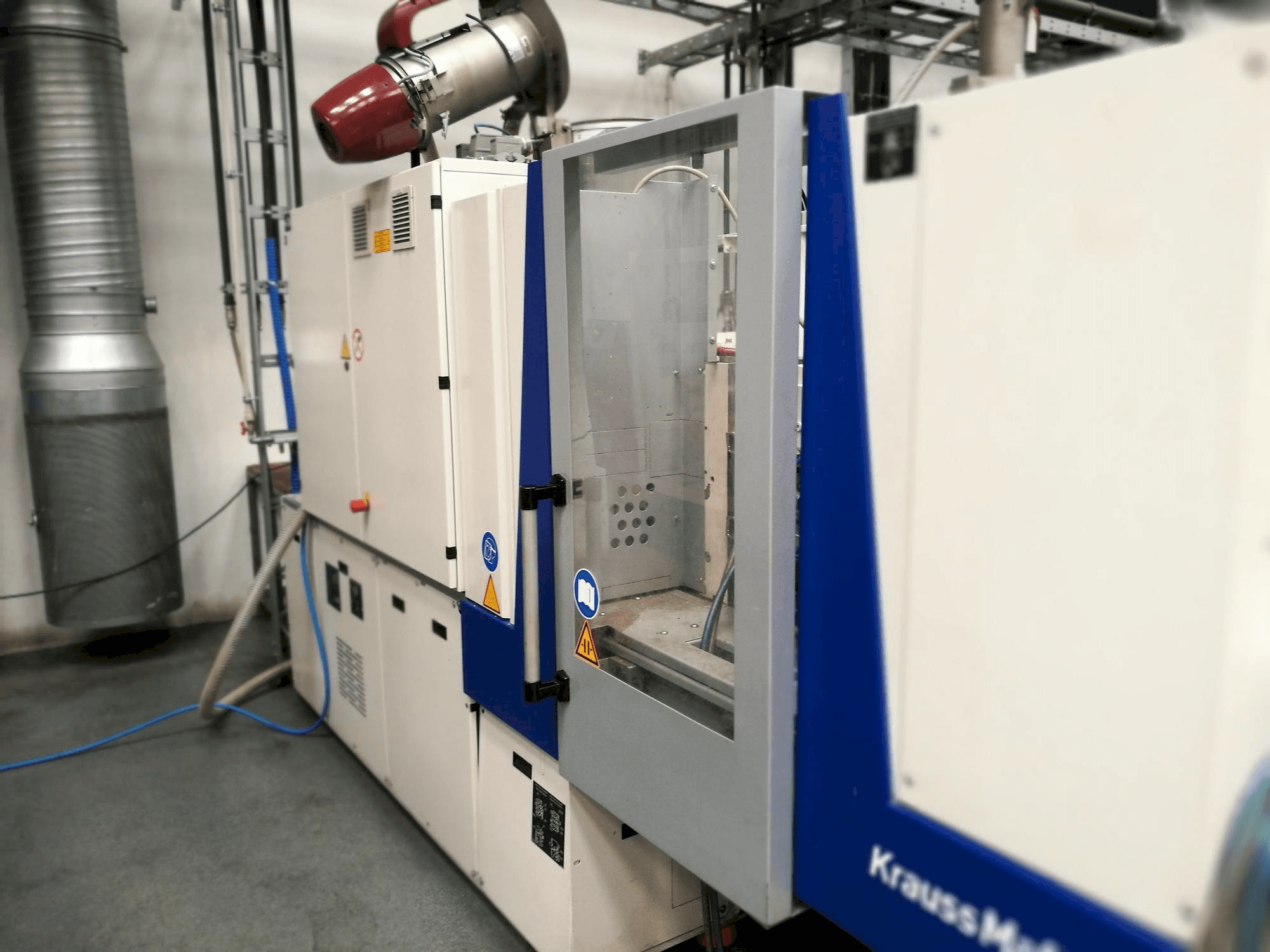 A Krauss Maffei KM 35-55 CX gép elölnézete