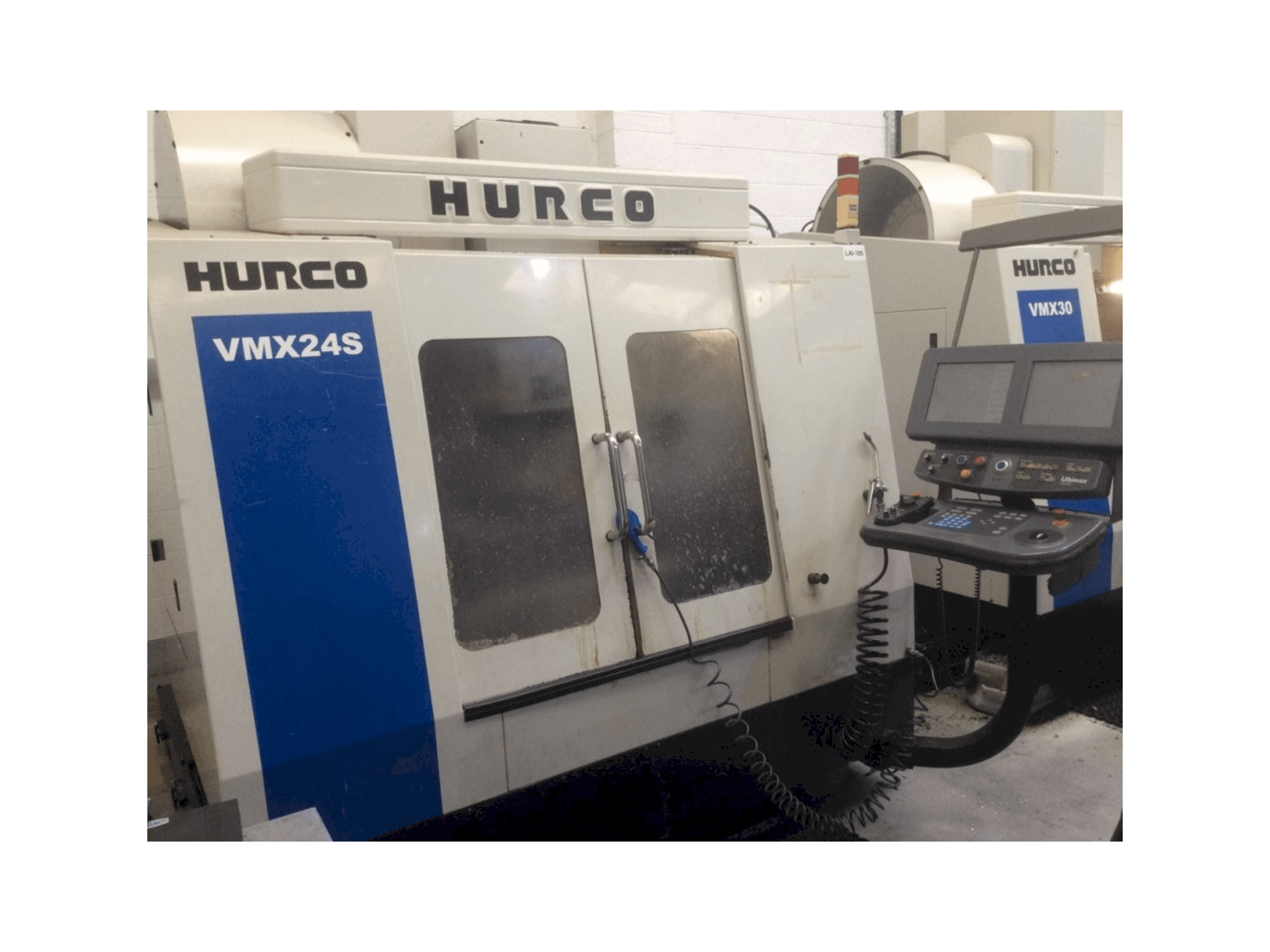 A Hurco VMX24S gép elölnézete