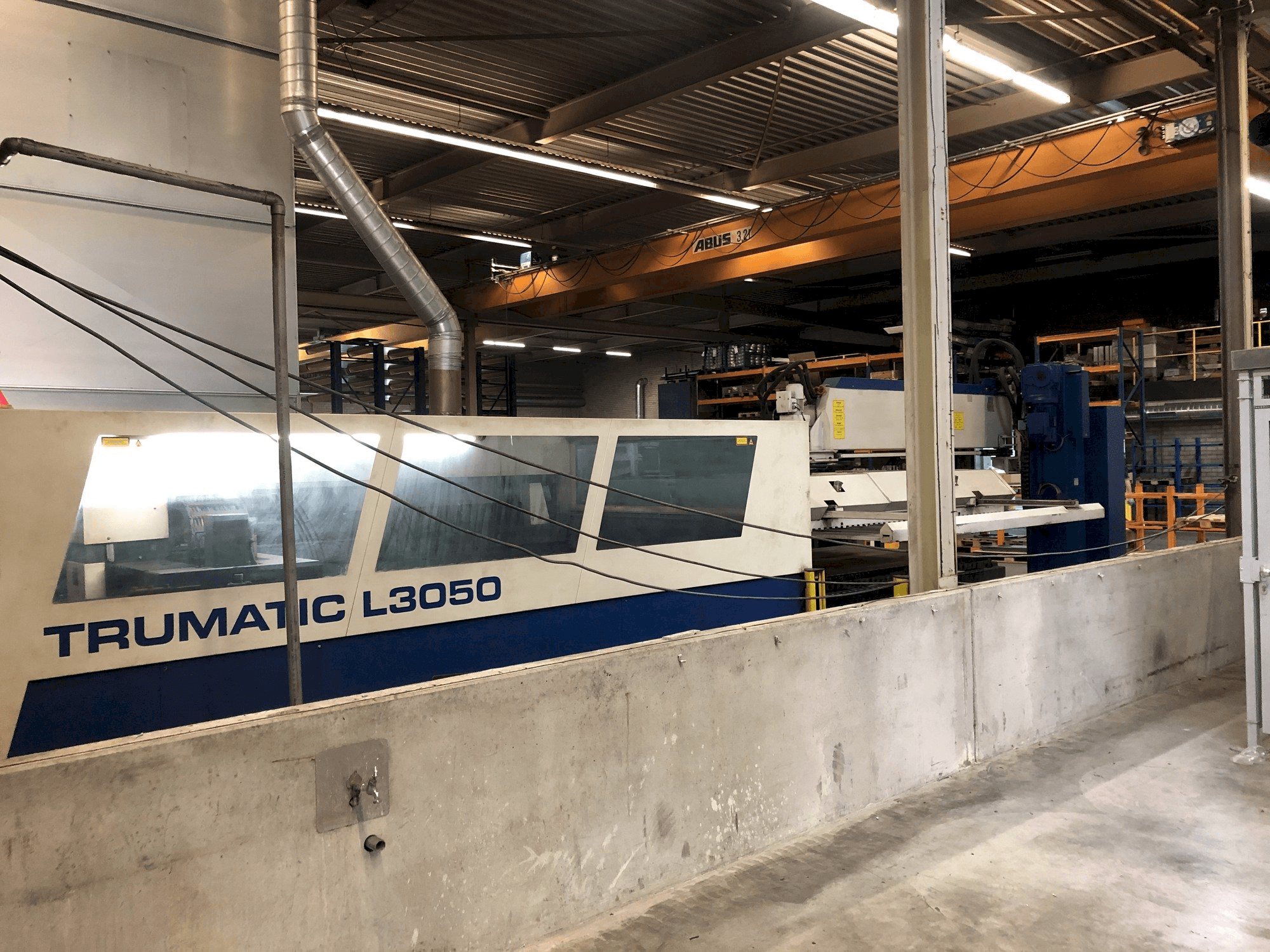 A Trumpf Trumatic 3050 gép elölnézete