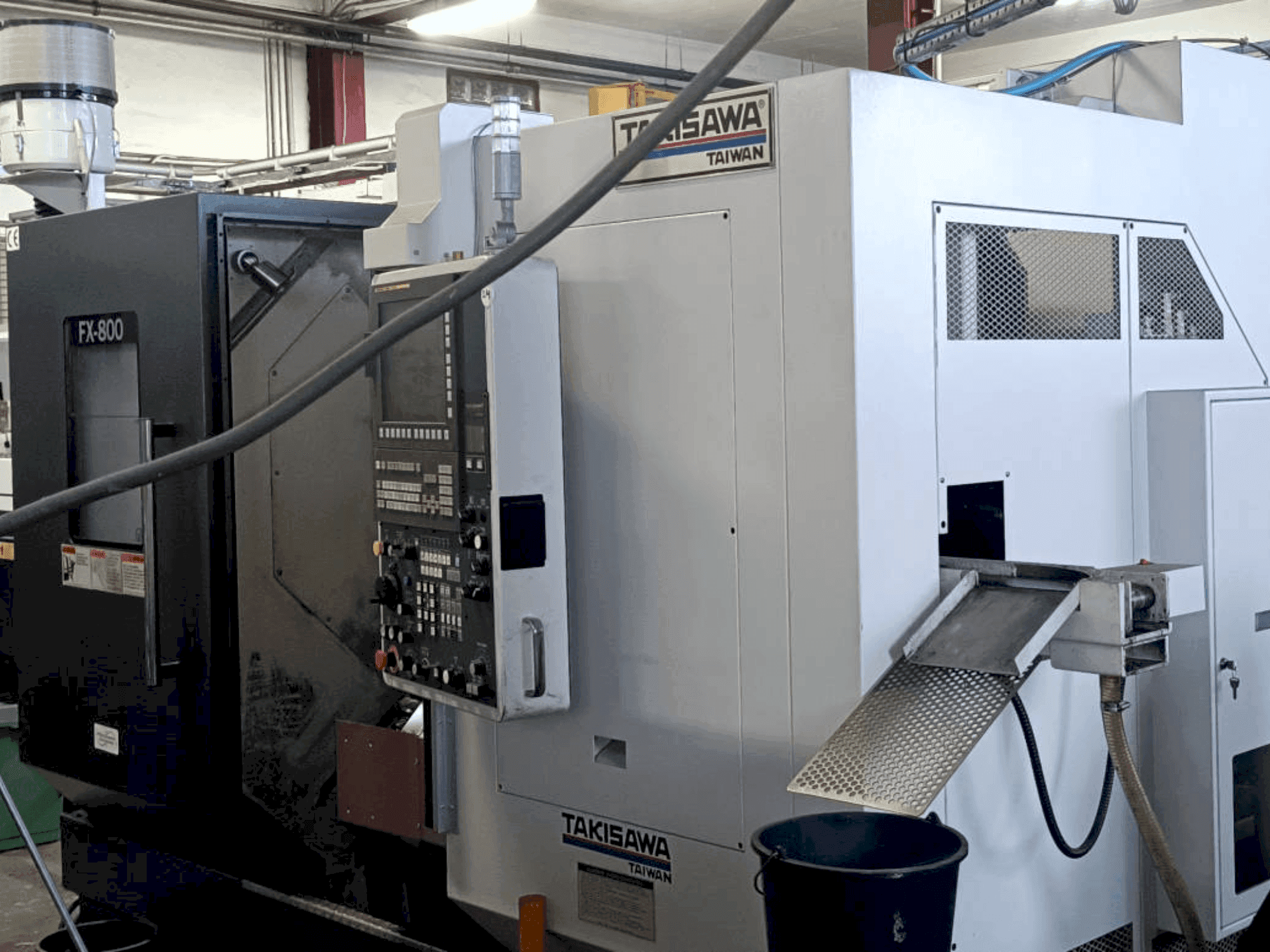 A Takisawa FX800 gép elölnézete