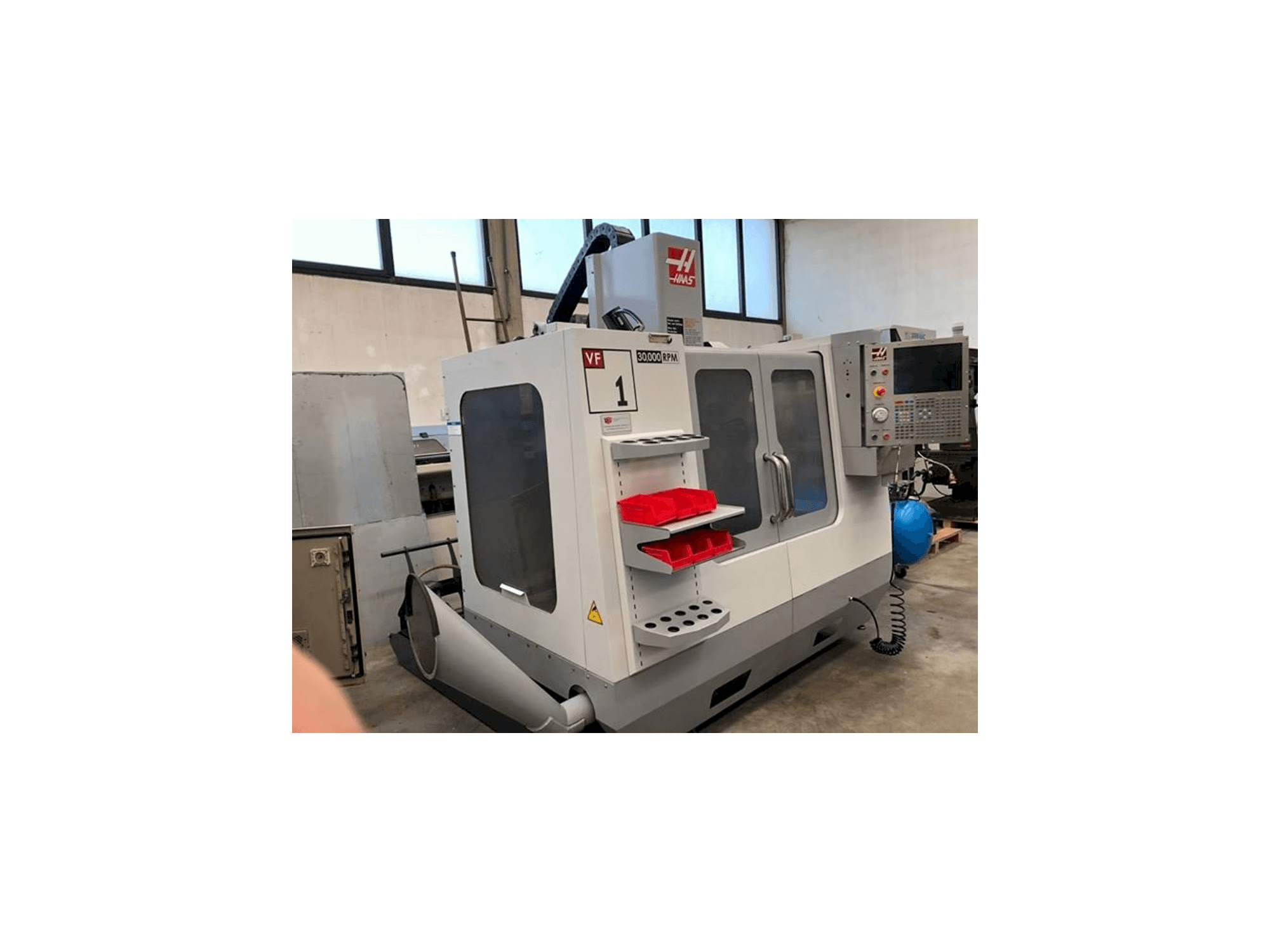 A HAAS VF1 SS gép elölnézete