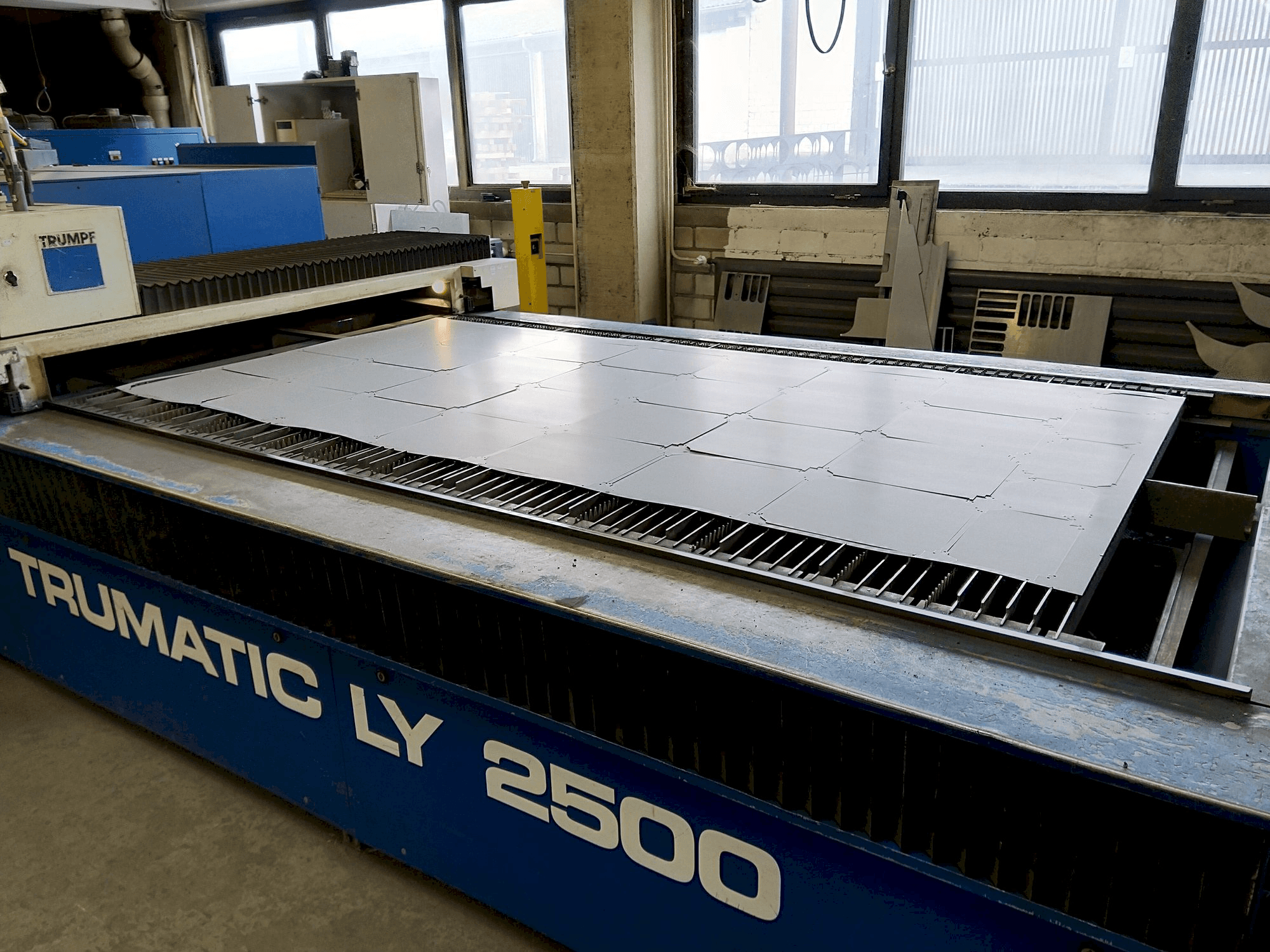 A Trumpf Trumatic LY2500 gép elölnézete