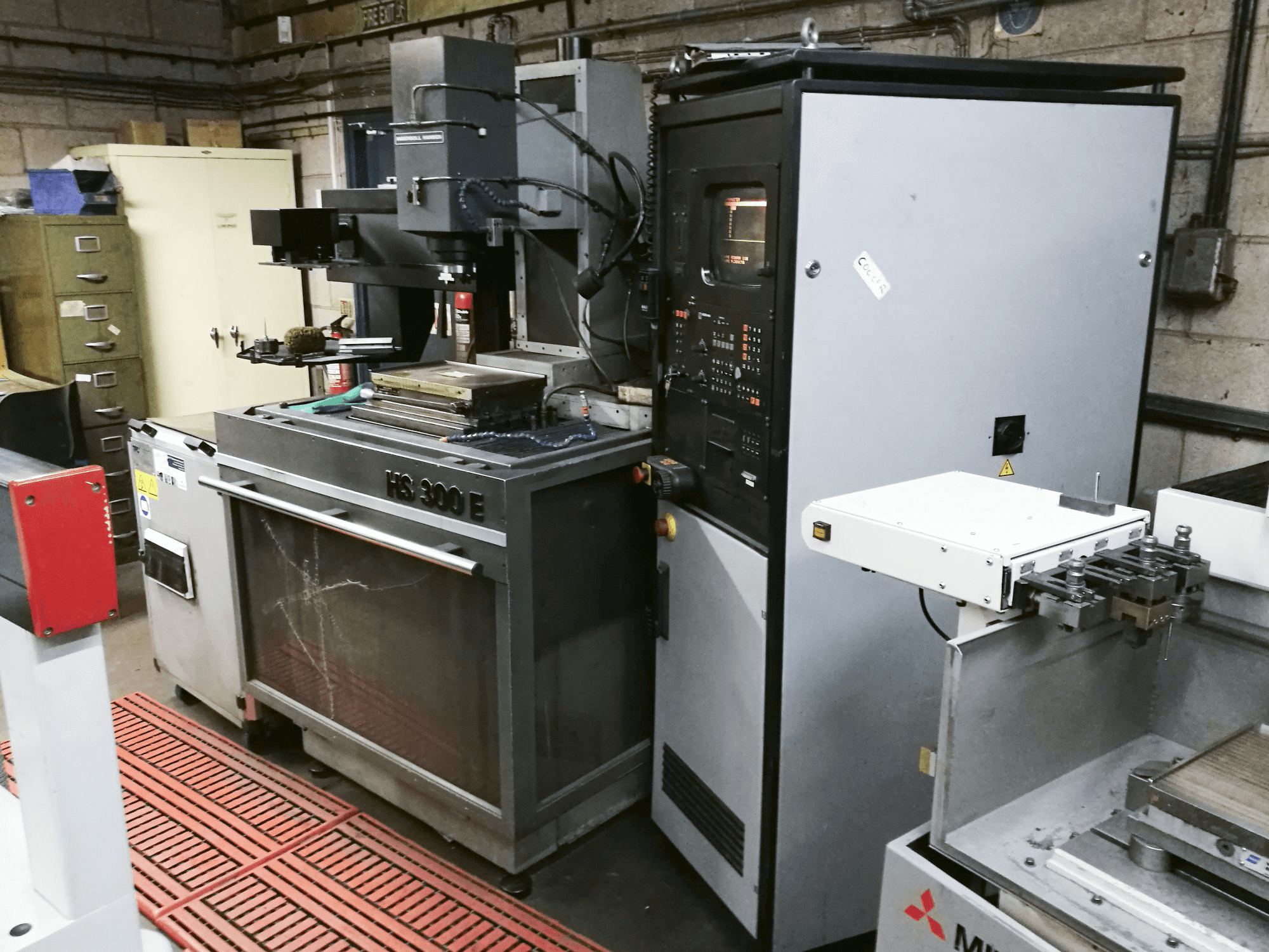 A INGERSOLL HANSEN HS 300 E gép bal oldali nézete