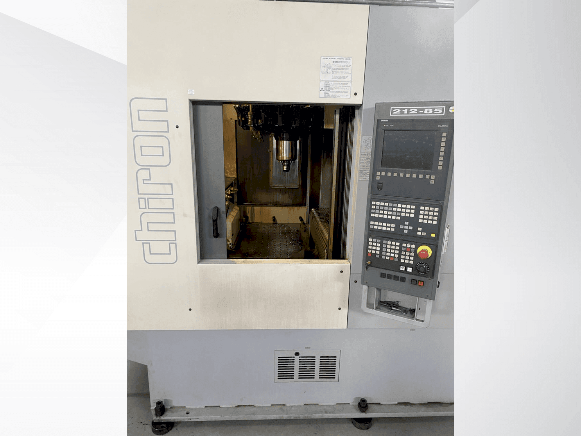 A CHIRON DZ 18 W gép elölnézete