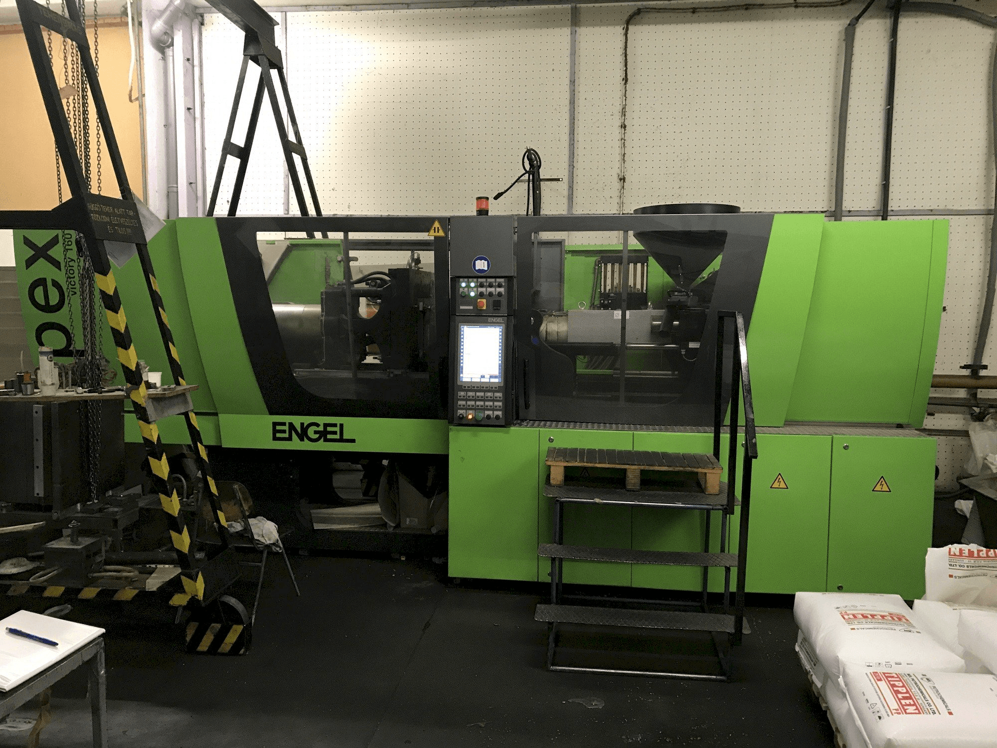 A ENGEL Victory 650/160 Spex gép elölnézete