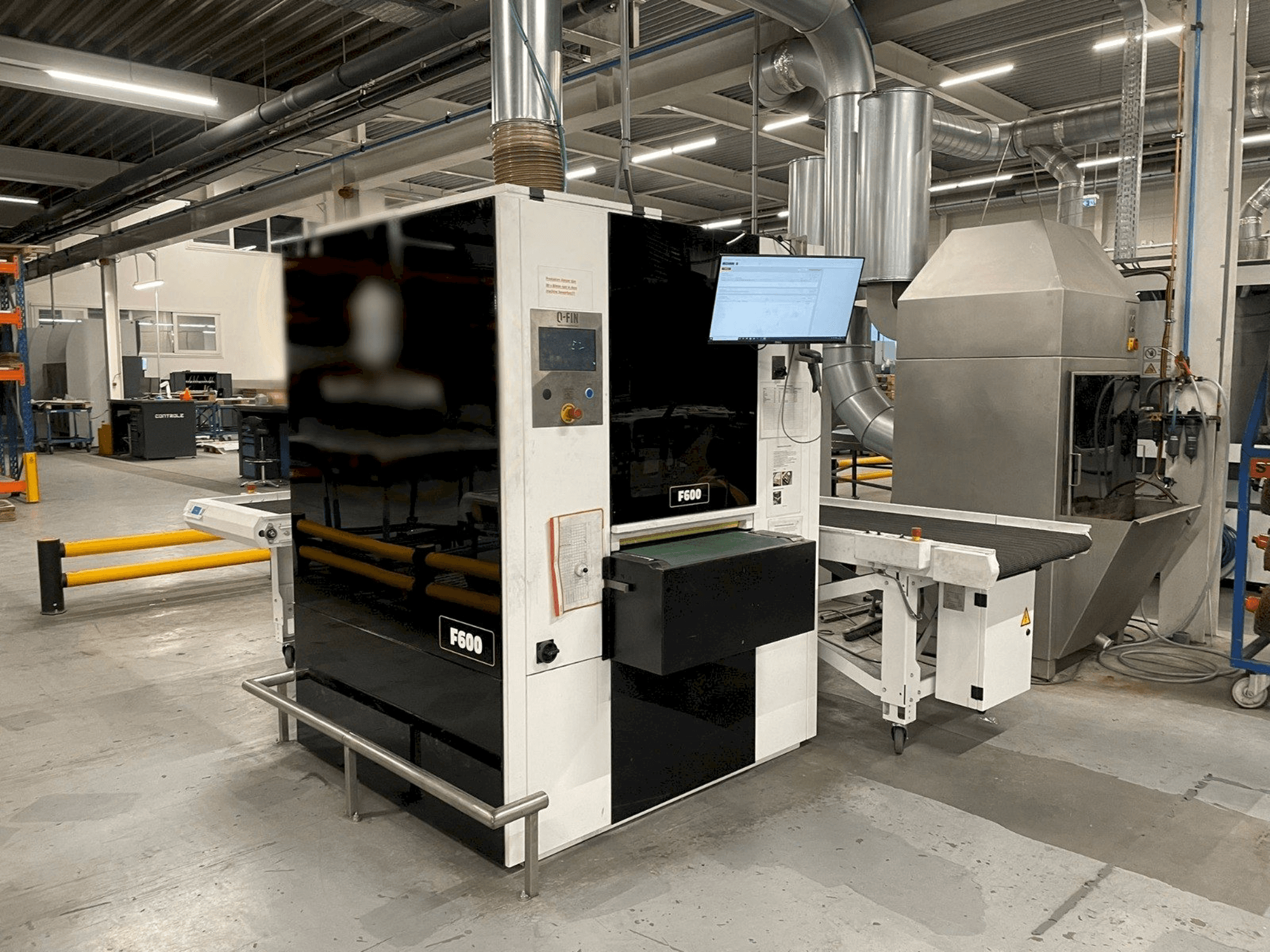 A Q-FIN F600 gép elölnézete