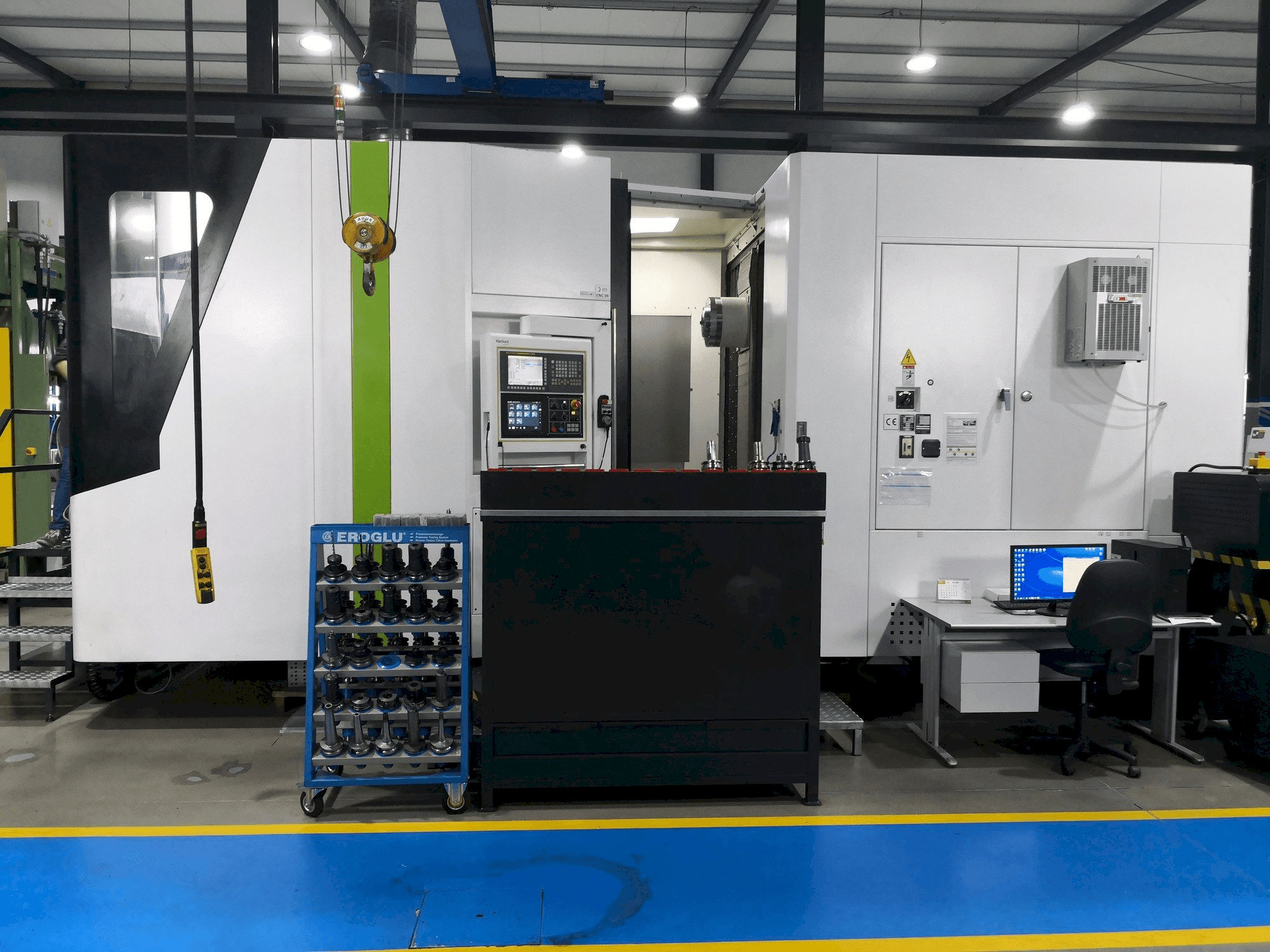 A Hartford HMC-10 gép elölnézete