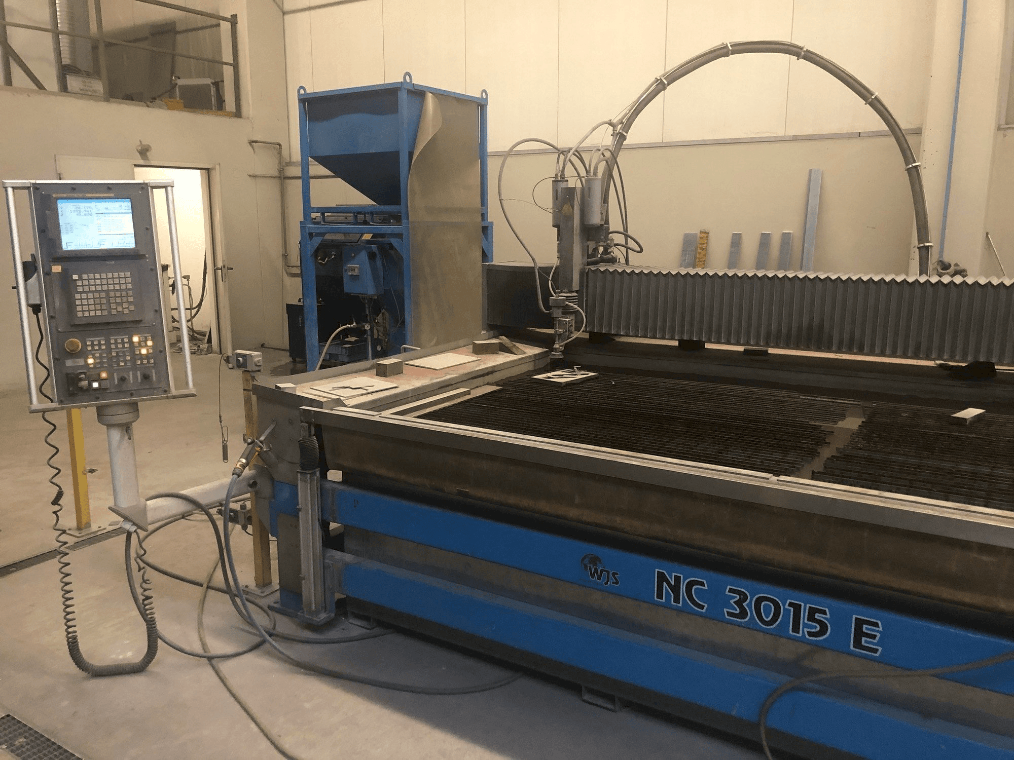A WJS NC 3015 E gép elölnézete
